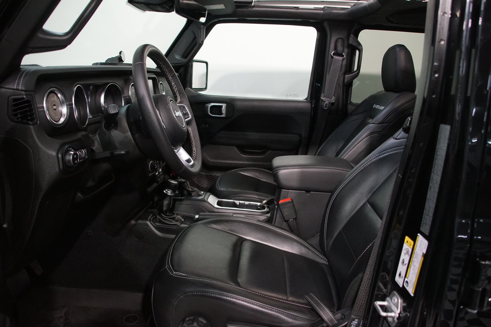 JEEP Wrangler 2.0 Unlimited Sahara Overland *swiss* Automatic-image-12