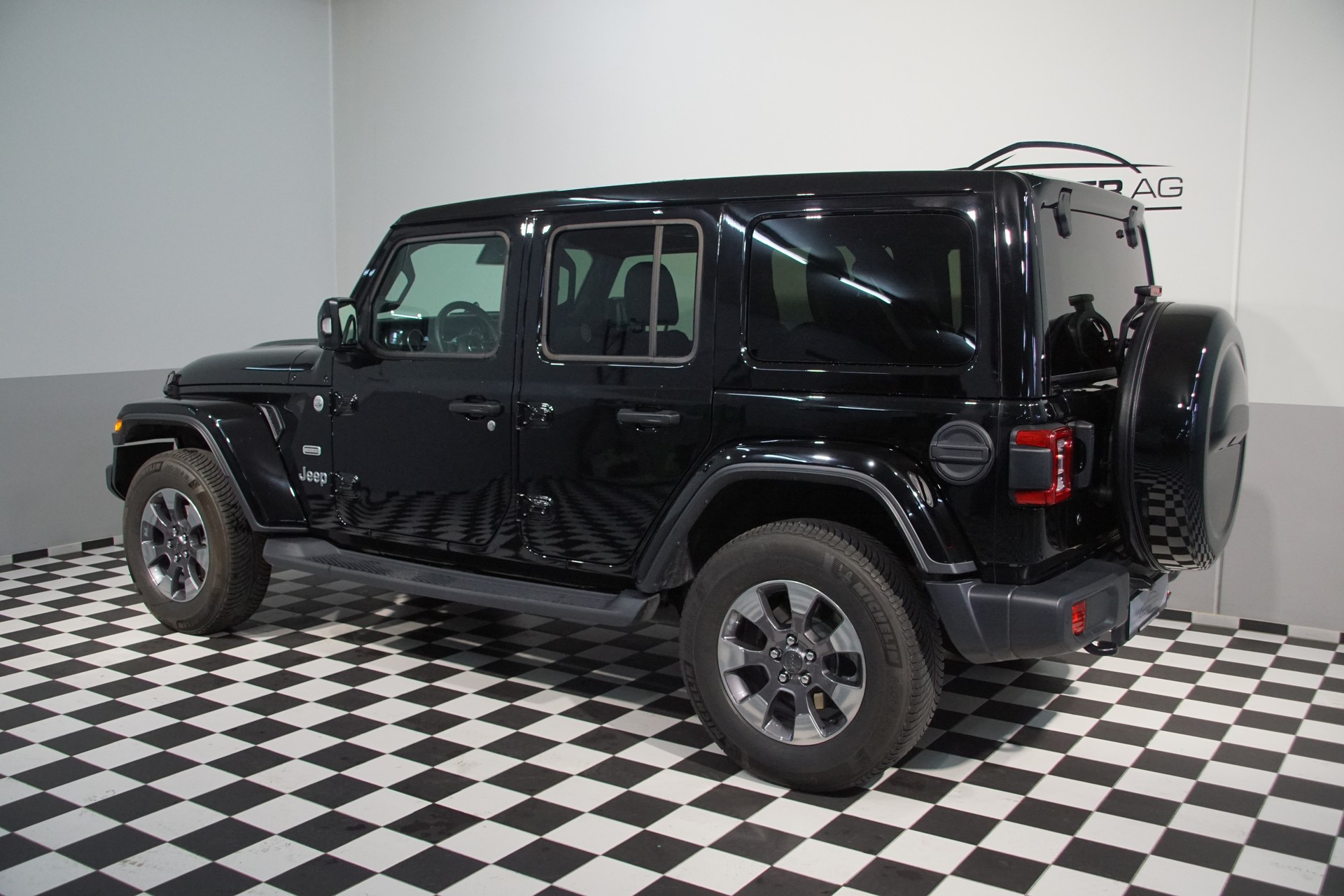 JEEP Wrangler 2.0 Unlimited Sahara Overland *swiss* Automatic-image-5