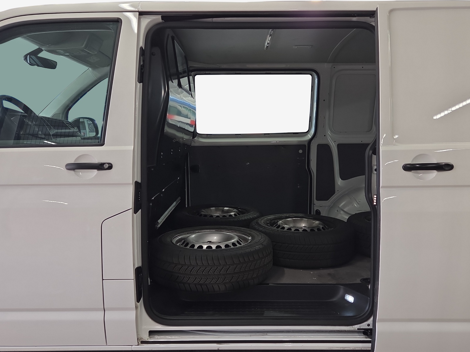 VW T6.1 2.0 TDI 4Motion-image-8