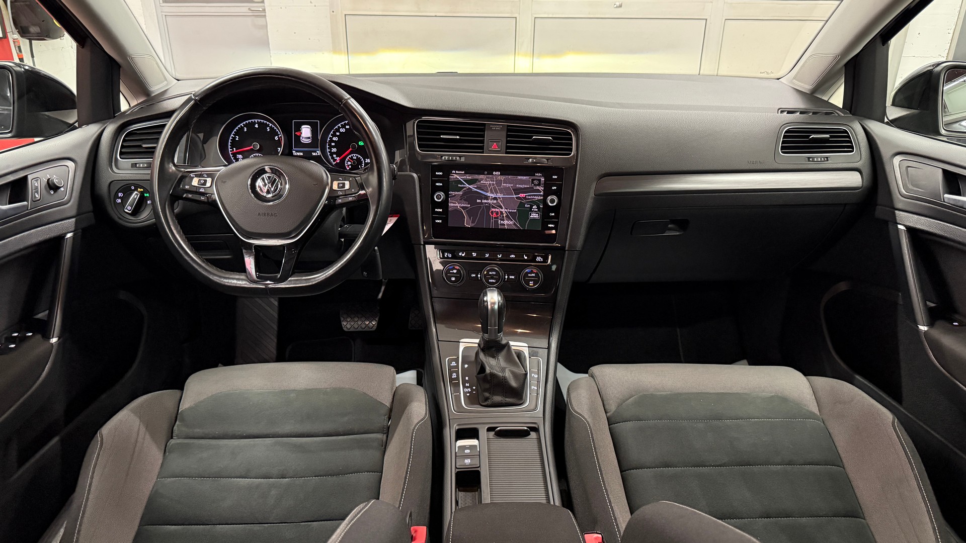VW Golf 1.4 TSI Highline DSG, frisch ab MFK, Servicgepflegt, 8 fach berädert alle Asisstenten, Sitz&Lenkradheizung, Garantie u.v.m.-image-17