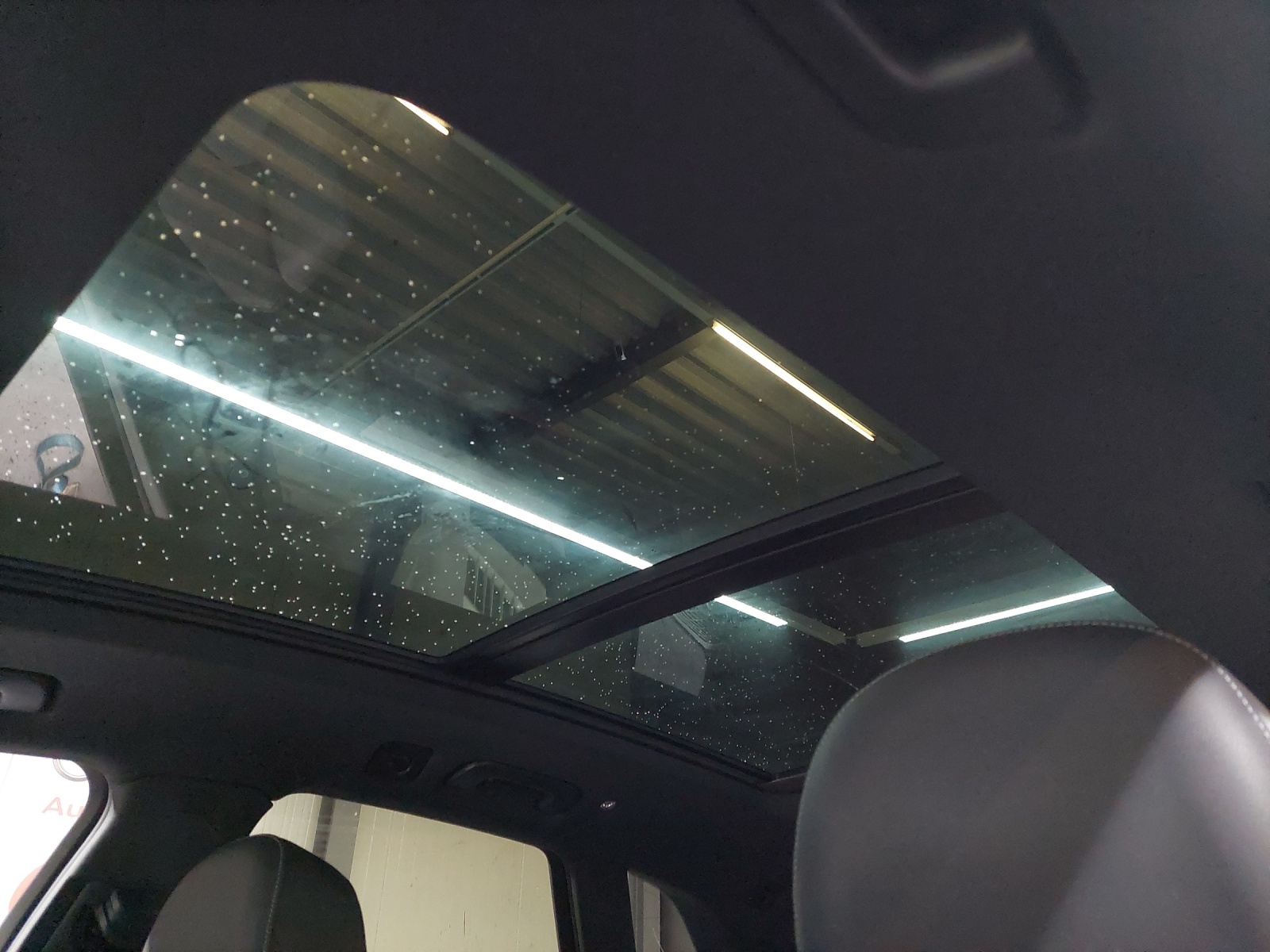 AUDI Q5 40 TDI Black Edition quattro S-tronic-image-11