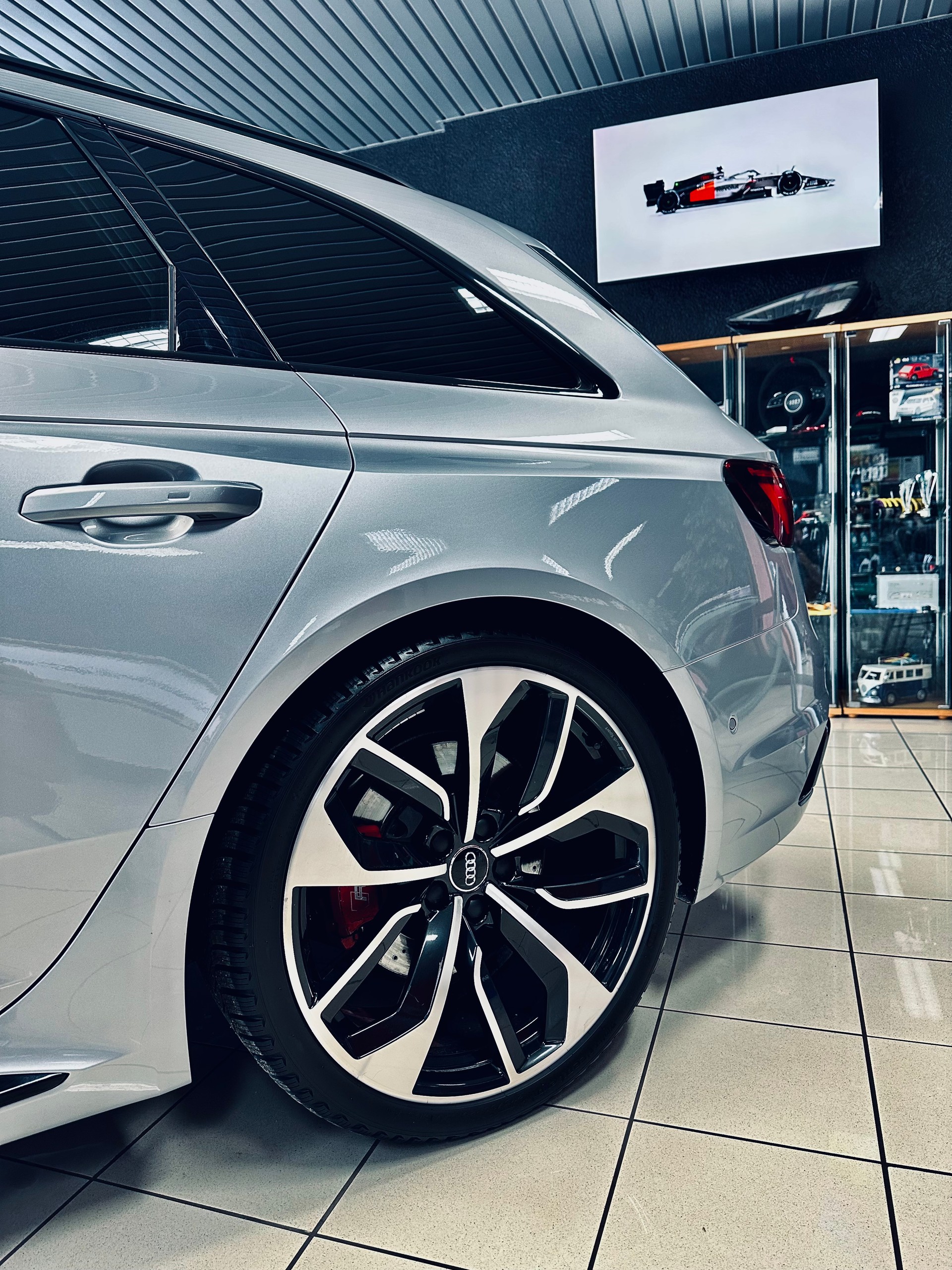 AUDI RS4 Avant 2.9 TFSI quattro tiptronic-image-3