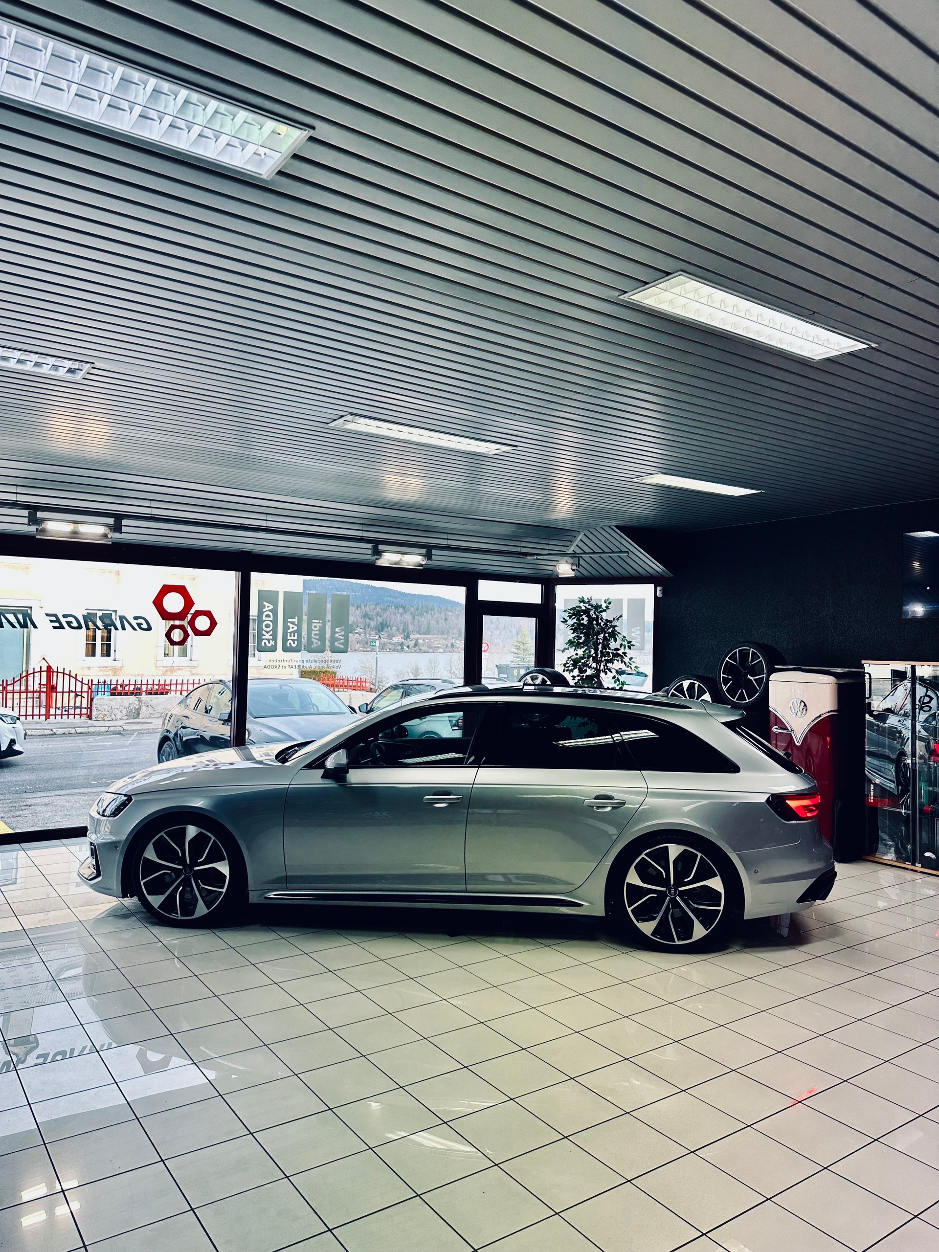 AUDI RS4 Avant 2.9 TFSI quattro tiptronic-image-0