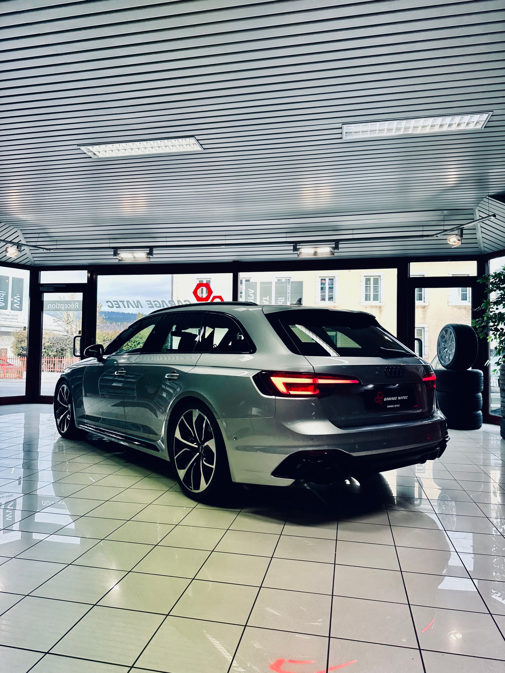 AUDI RS4 Avant 2.9 TFSI quattro tiptronic-image-4