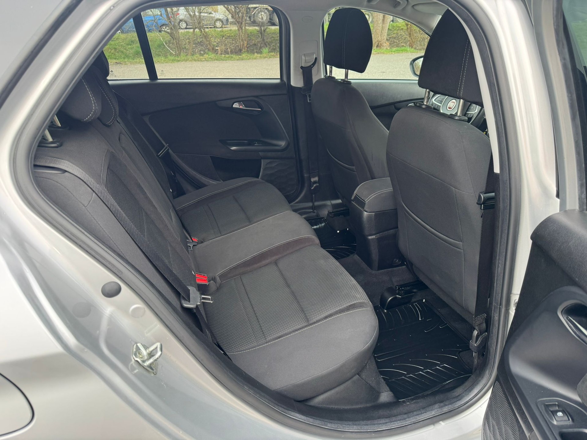 FIAT Tipo 1.6MJ Station Wagon Lounge DCT-image-12