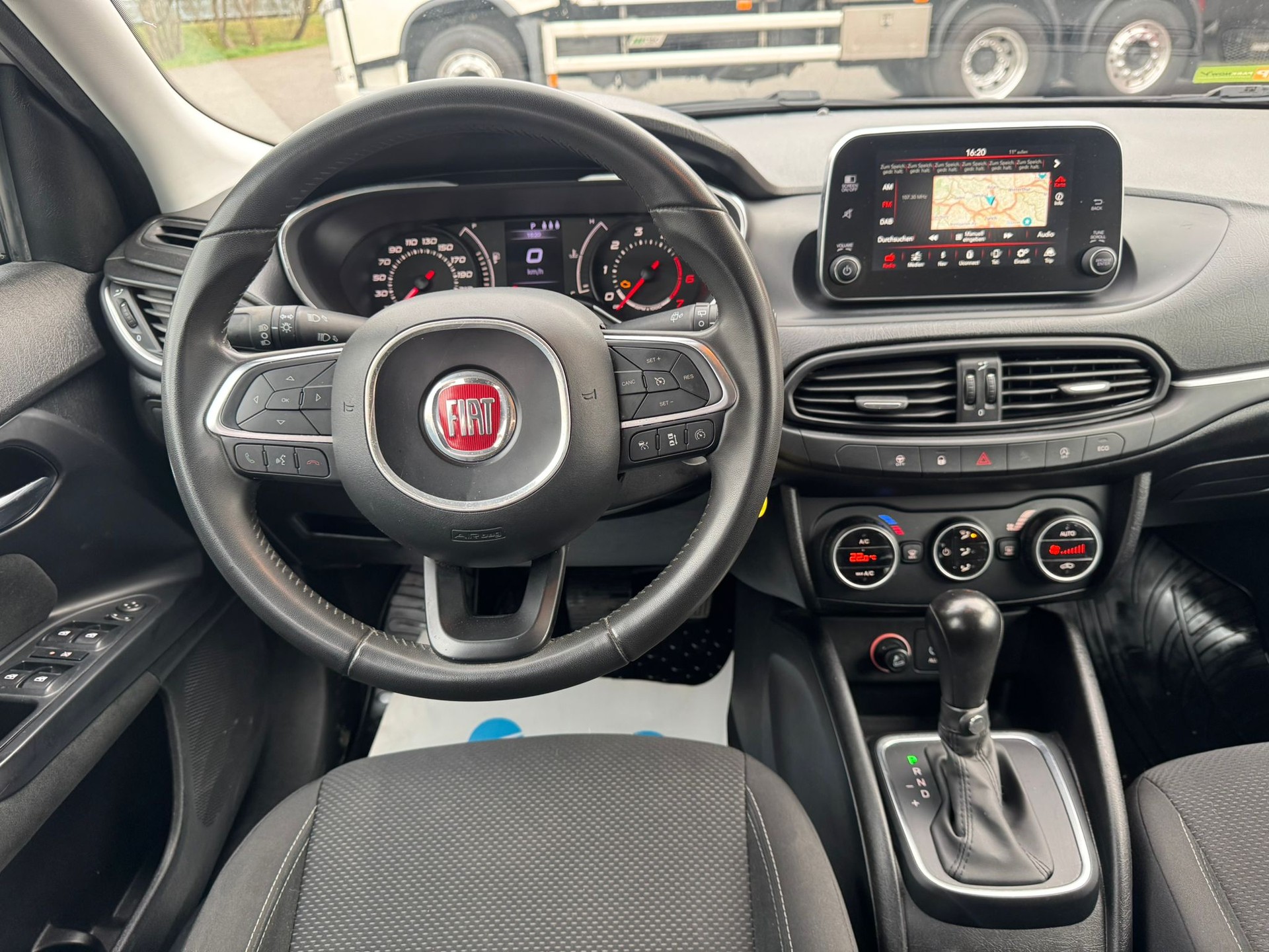 FIAT Tipo 1.6MJ Station Wagon Lounge DCT-image-15