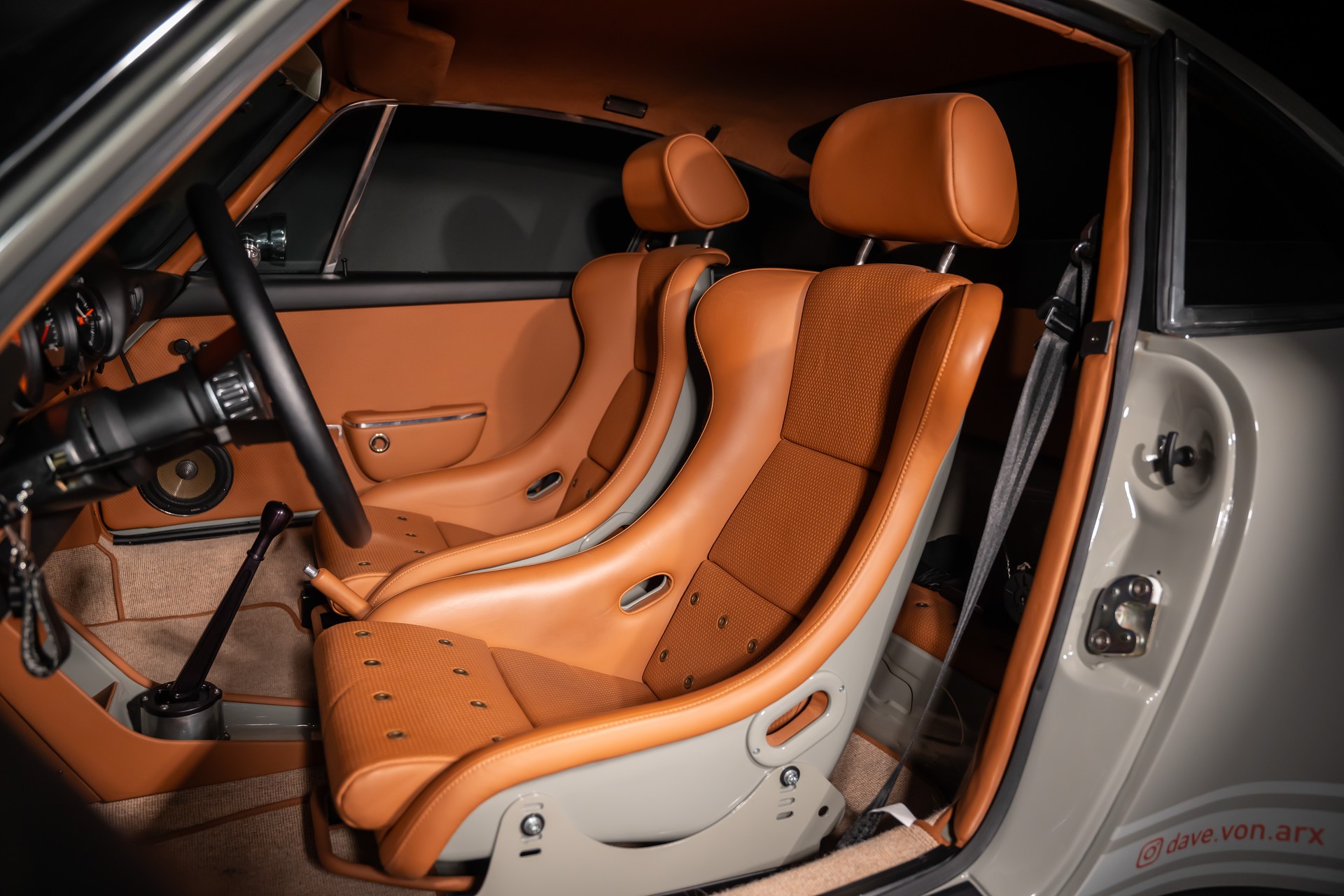 PORSCHE 911 Backdate-image-15