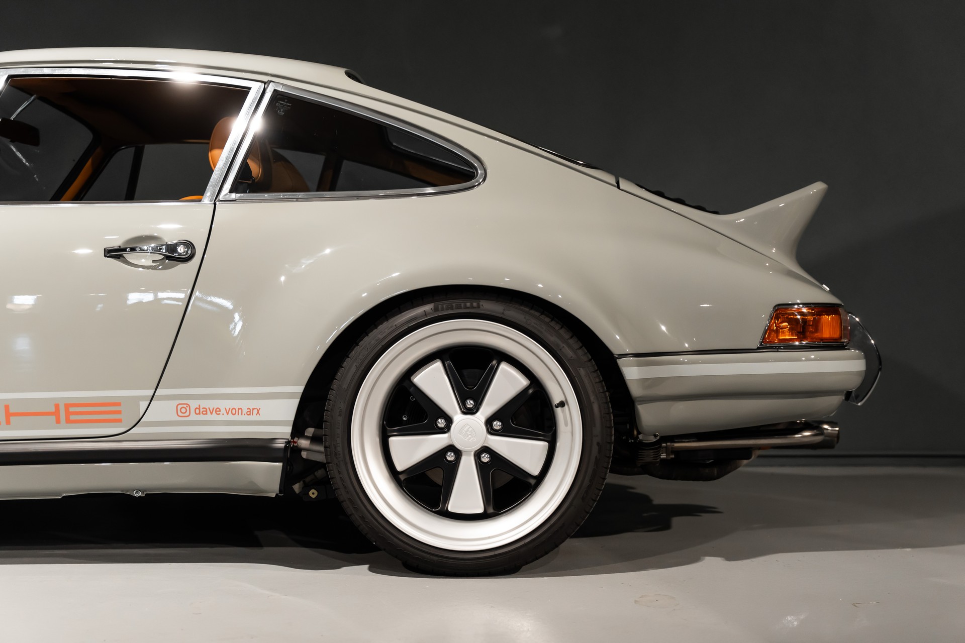 PORSCHE 911 Backdate-image-2