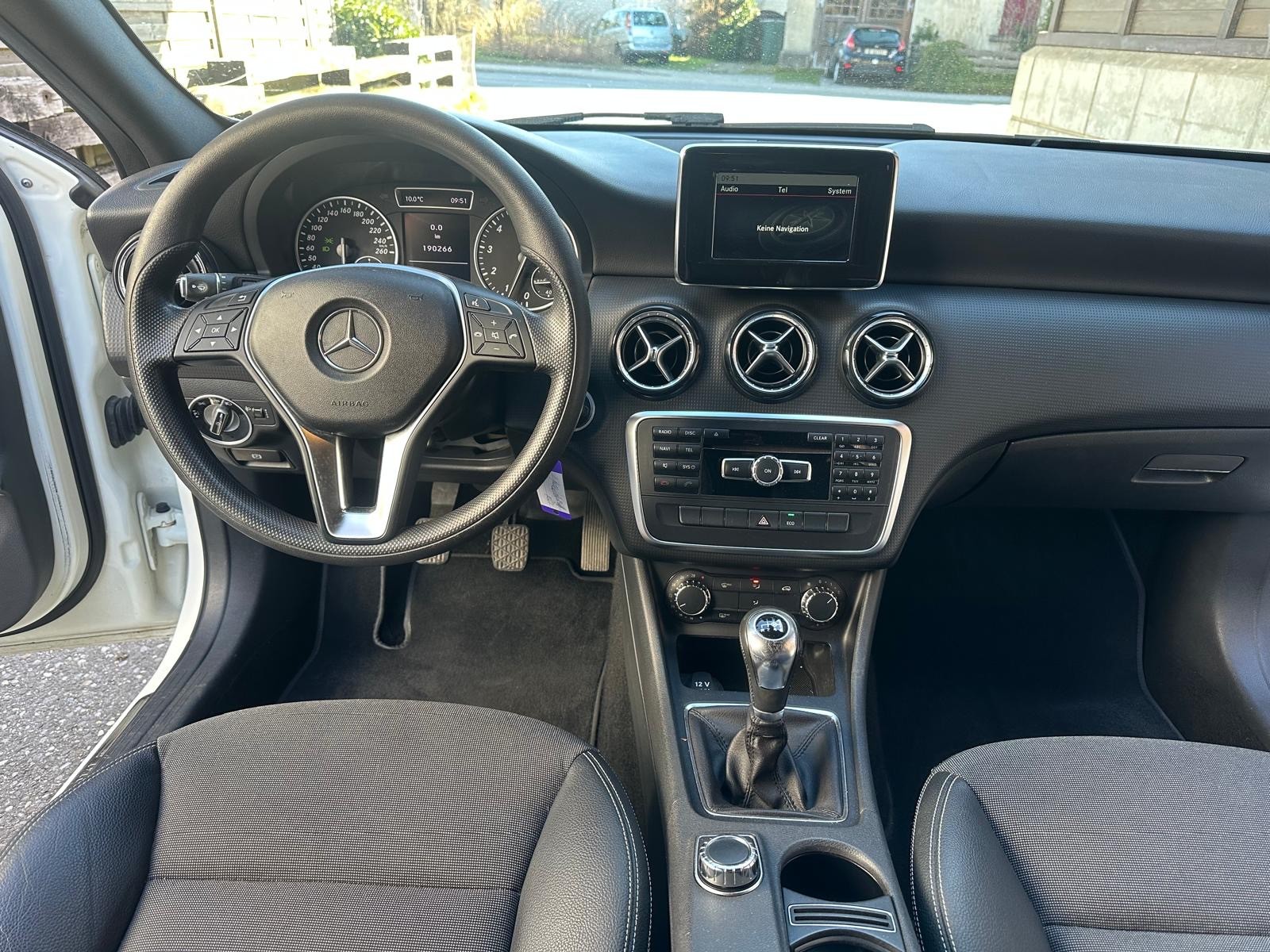 MERCEDES-BENZ A 180 Style-image-7