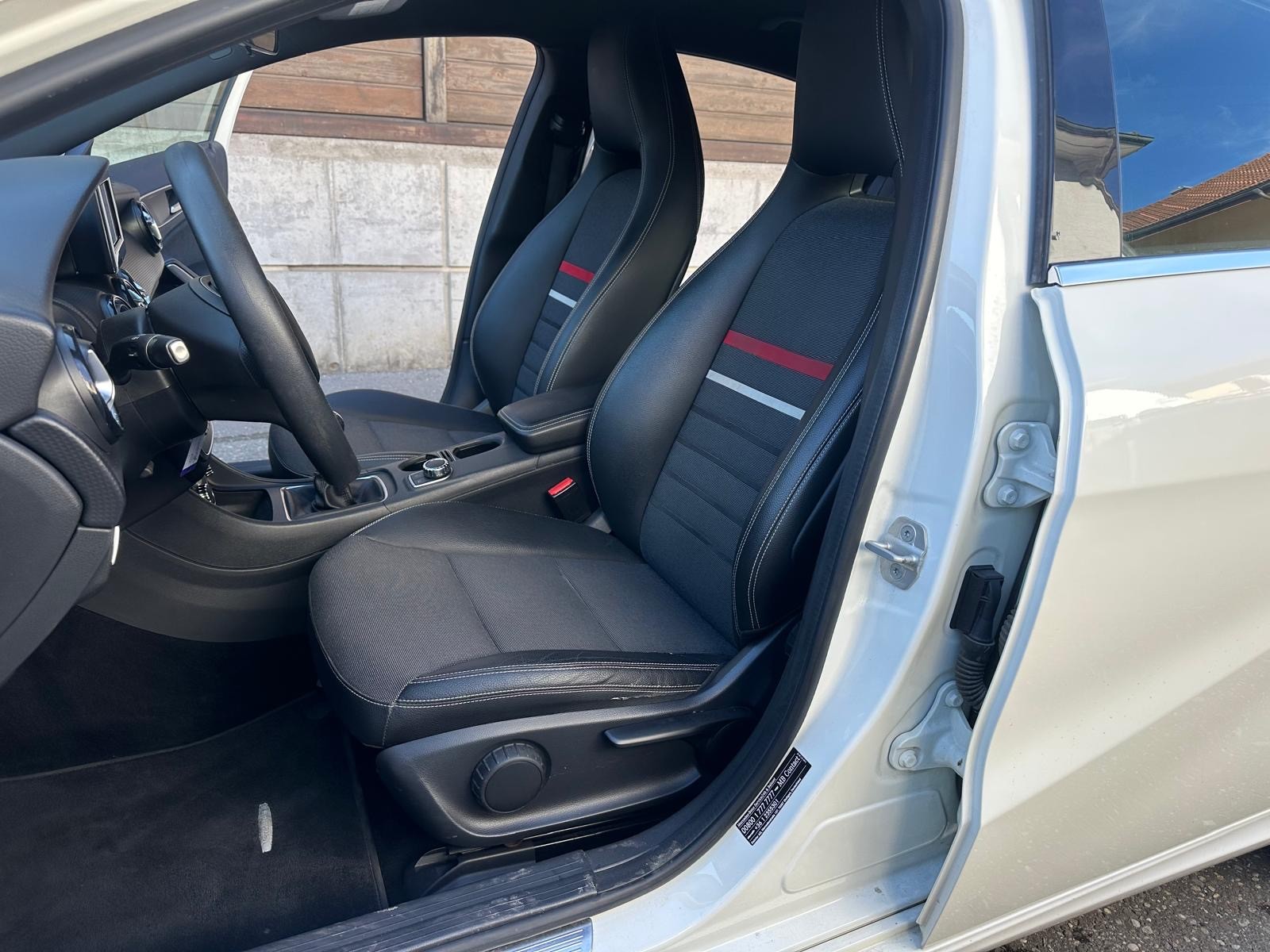 MERCEDES-BENZ A 180 Style-image-9