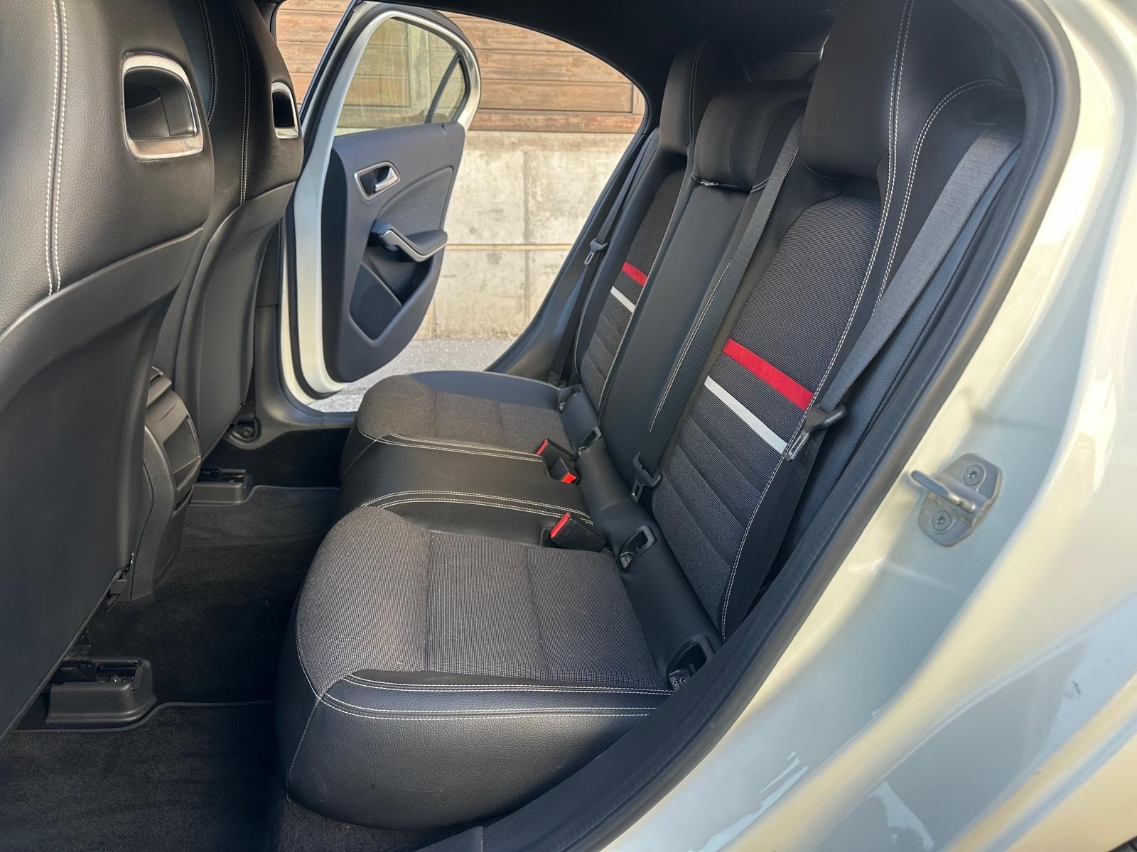 MERCEDES-BENZ A 180 Style-image-10