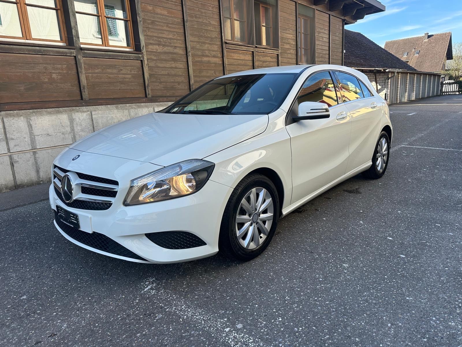 MERCEDES-BENZ A 180 Style-image-1