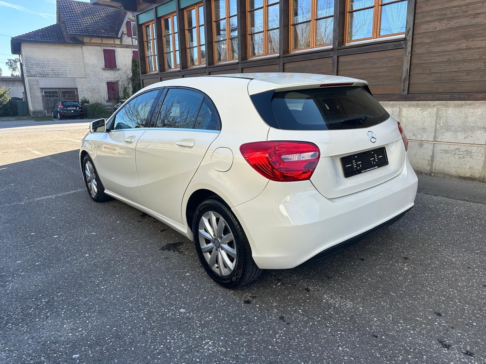 MERCEDES-BENZ A 180 Style-image-3