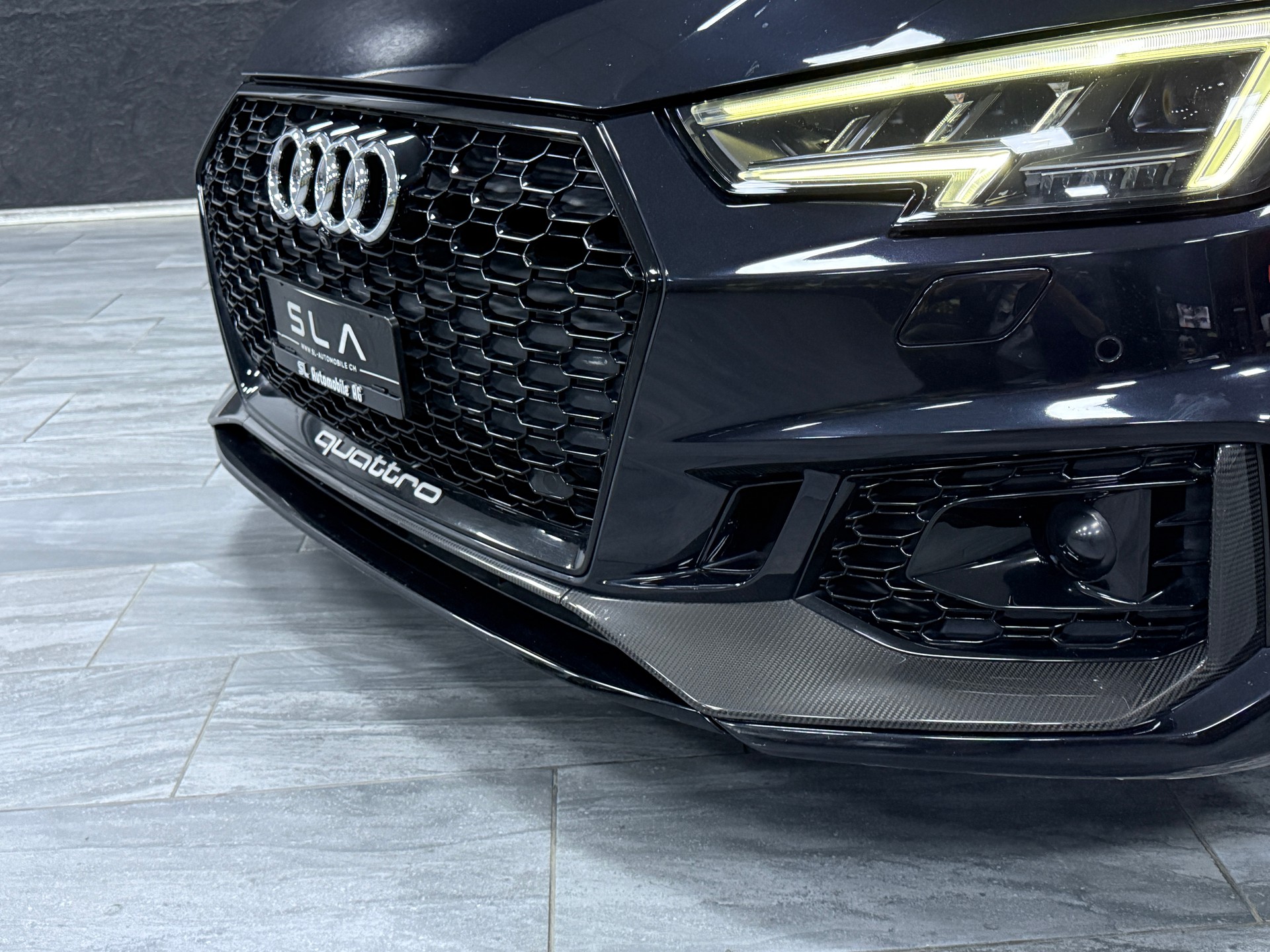 AUDI RS4 Avant 2.9 TFSI quattro tiptronic / Panorama / Carbon / CH Auto / Leasing ab 399.--showroom-element-2