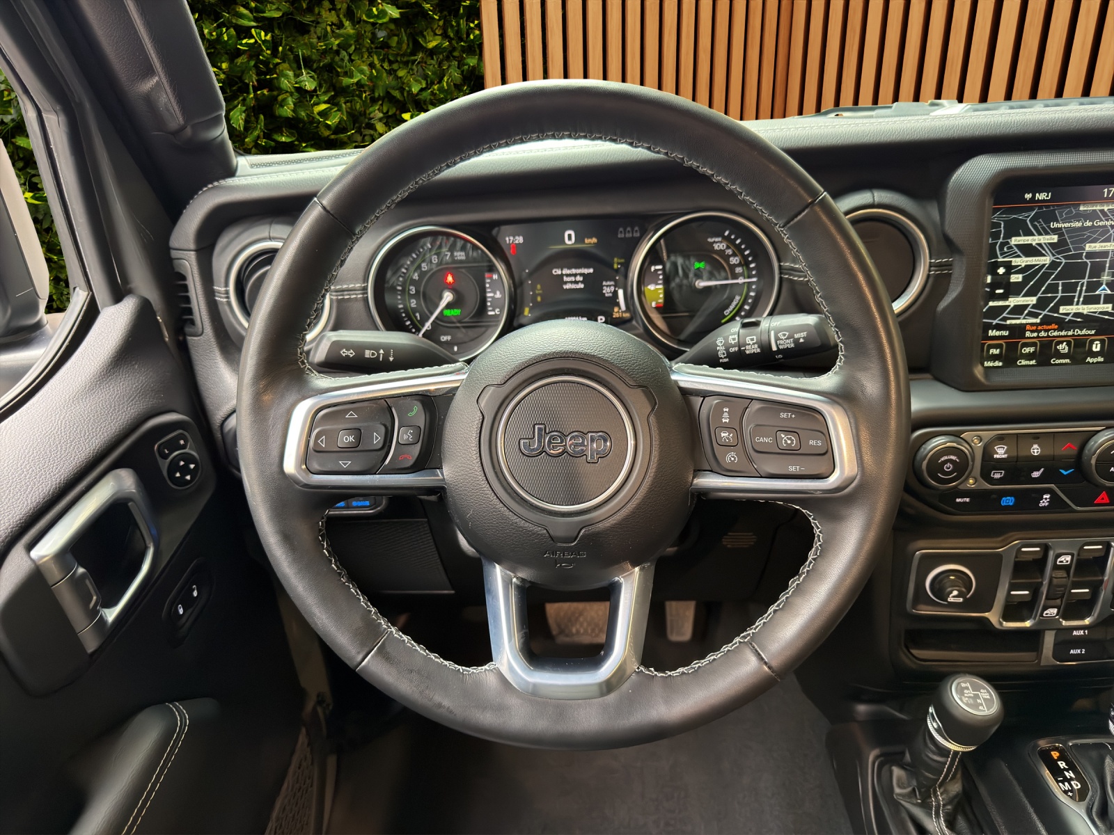 JEEP Wrangler 2.0 PHEV Unlimited Sahara DT Automatic-image-9