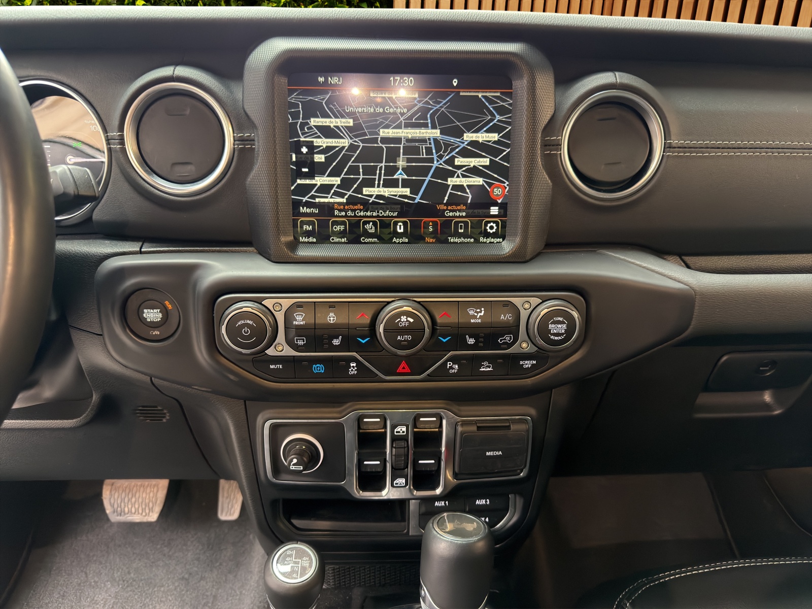 JEEP Wrangler 2.0 PHEV Unlimited Sahara DT Automatic-image-14
