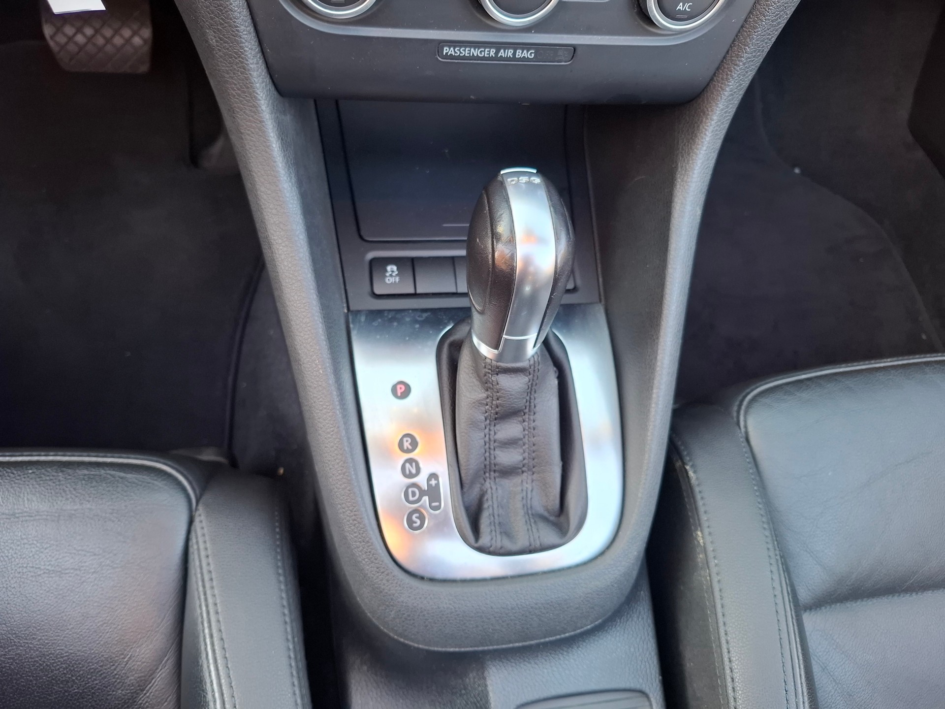 VW Golf Cabrio 1.4 TSI Cup DSG-image-10