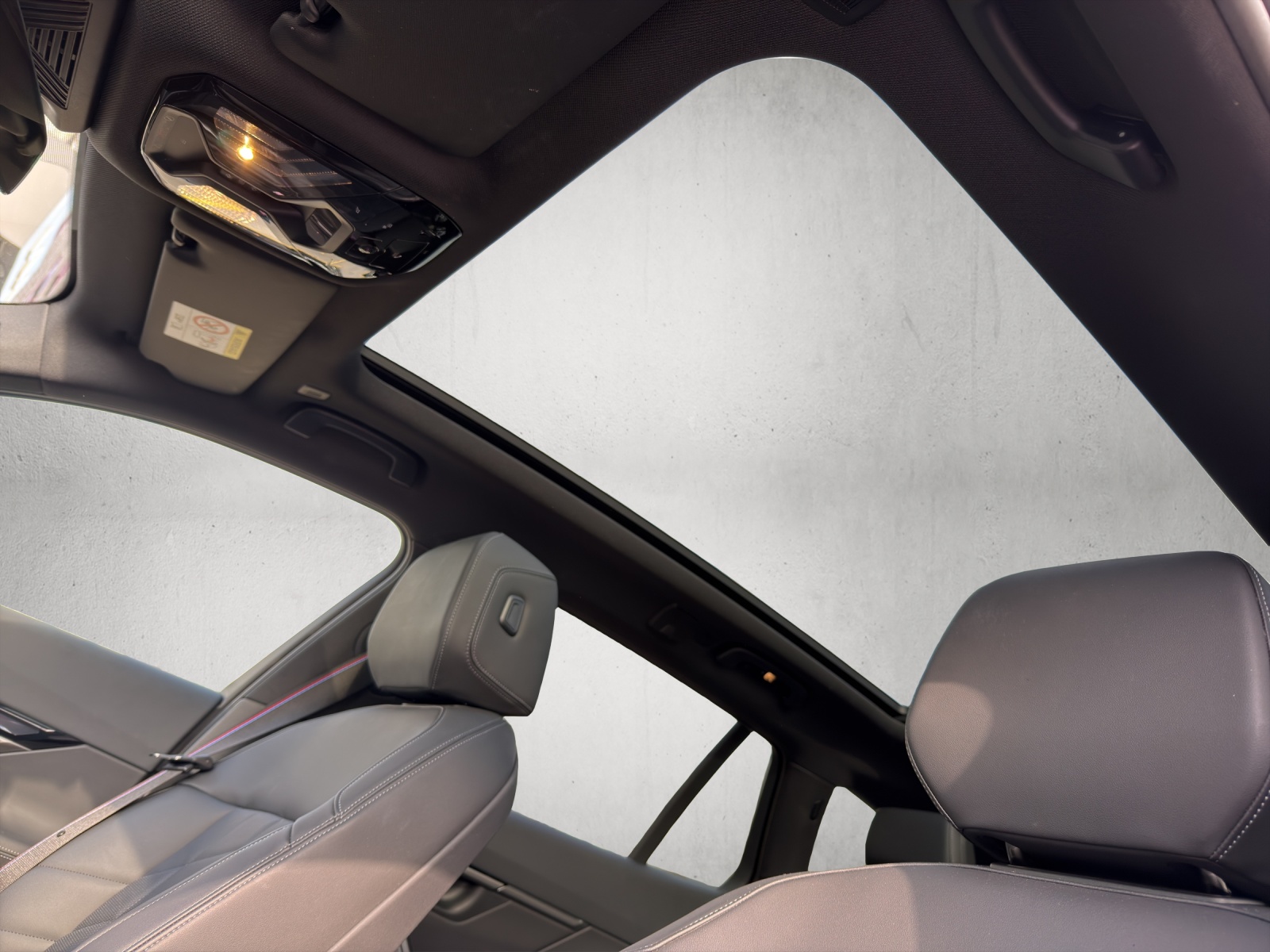 BMW 540d xDrive 48V Touring M Sport Pro Steptronic-image-16