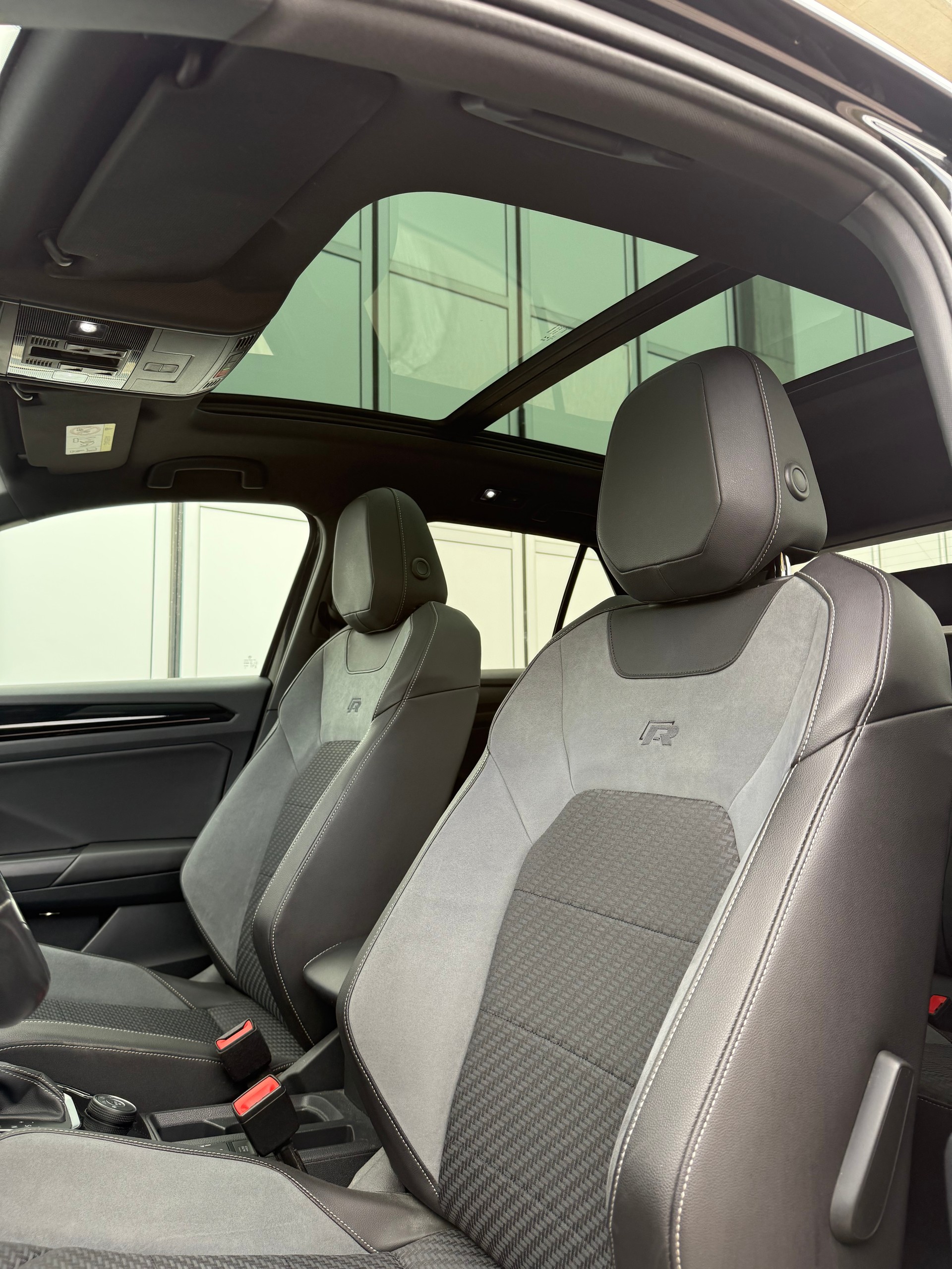 VW T-Roc 2.0 TSI R DSG 4Motion-image-13