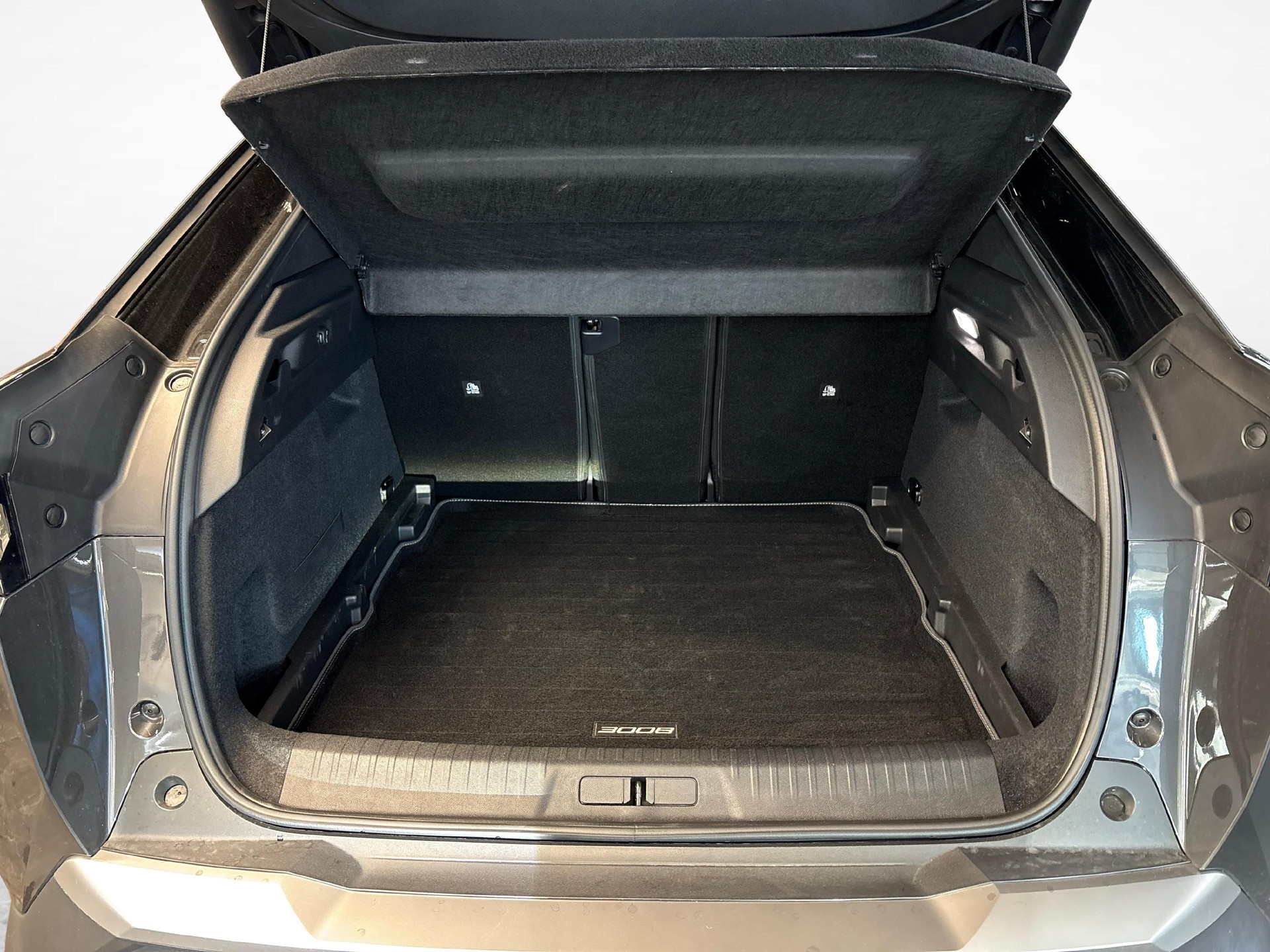 PEUGEOT 3008 1.2 Hybrid GT-image-9