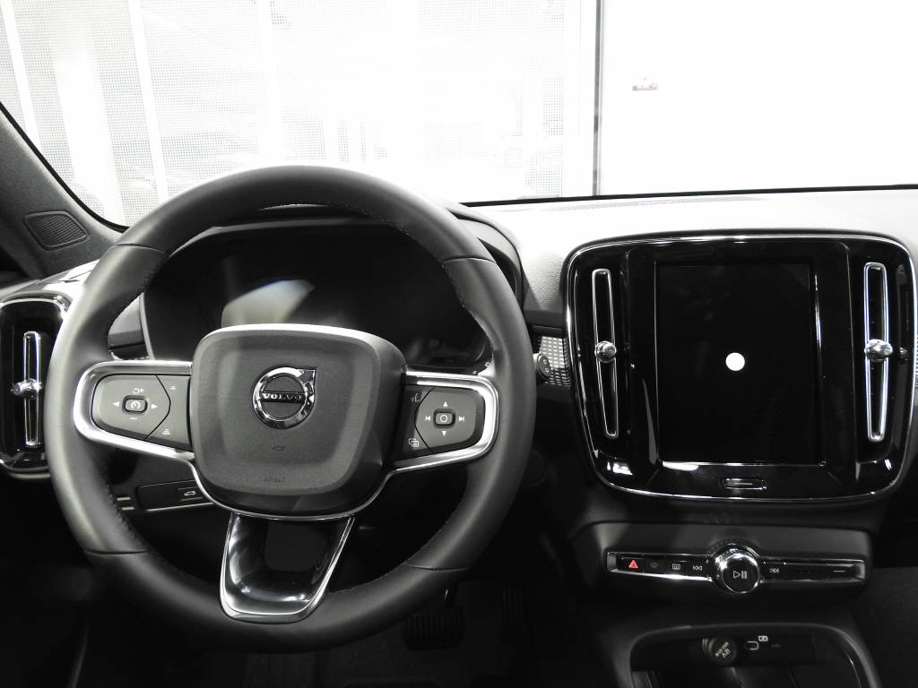 VOLVO EX40 Twin Ultra AWD-image-6