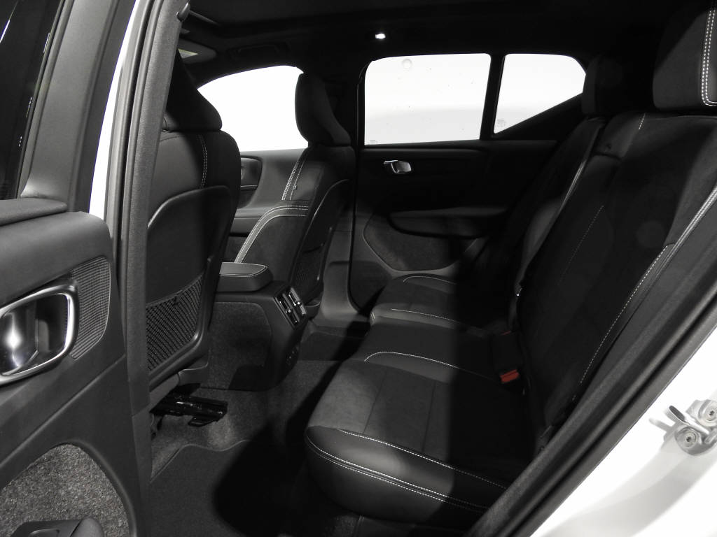 VOLVO EX40 Twin Ultra AWD-image-12