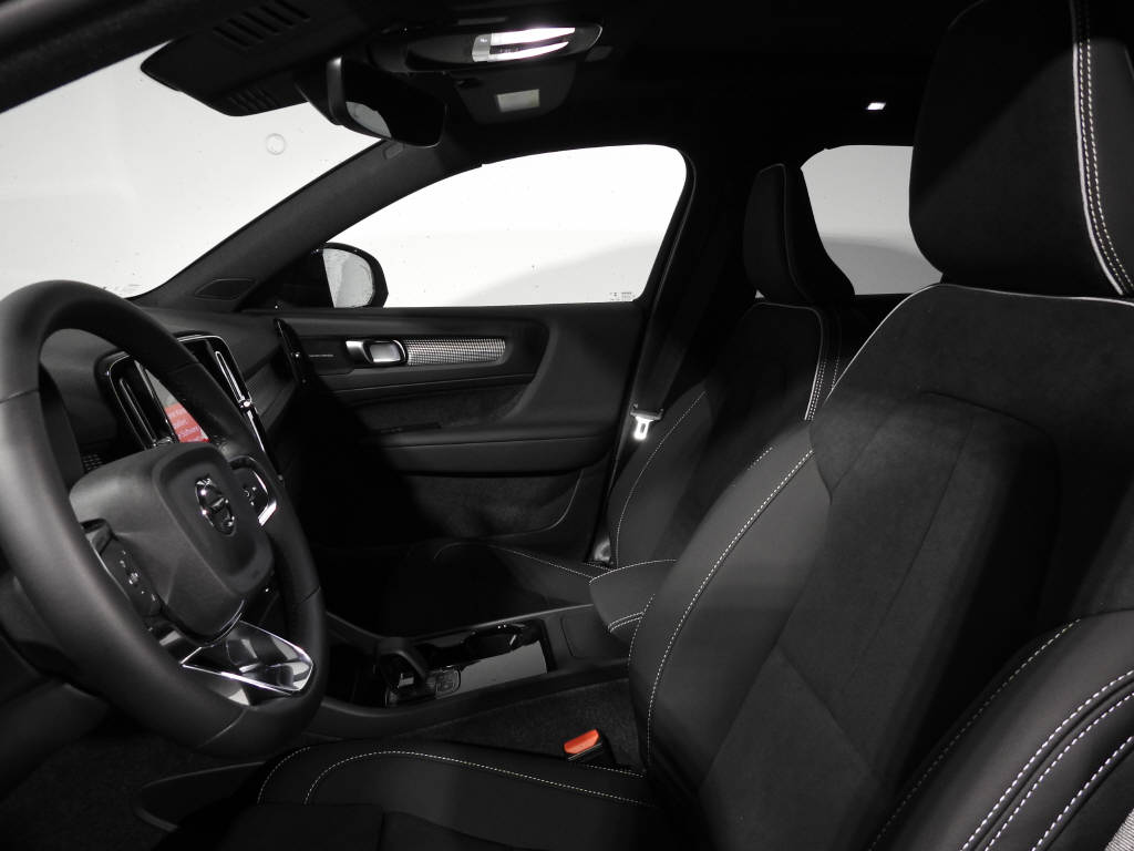 VOLVO EX40 Twin Ultra AWD-image-8