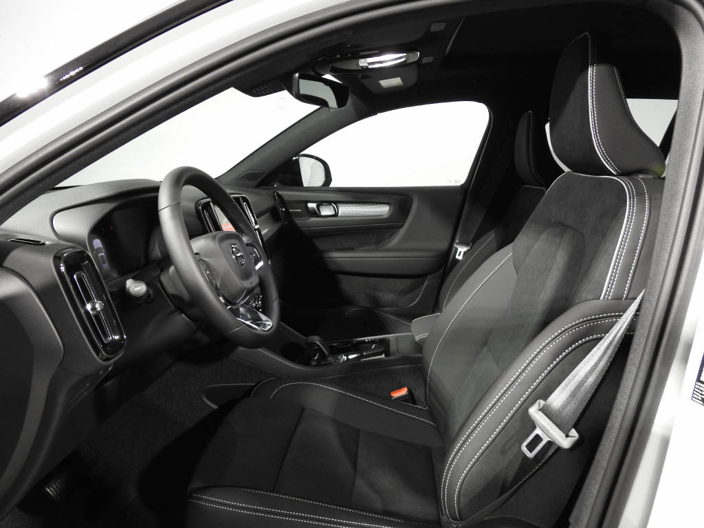 VOLVO EX40 Twin Ultra AWD-image-9
