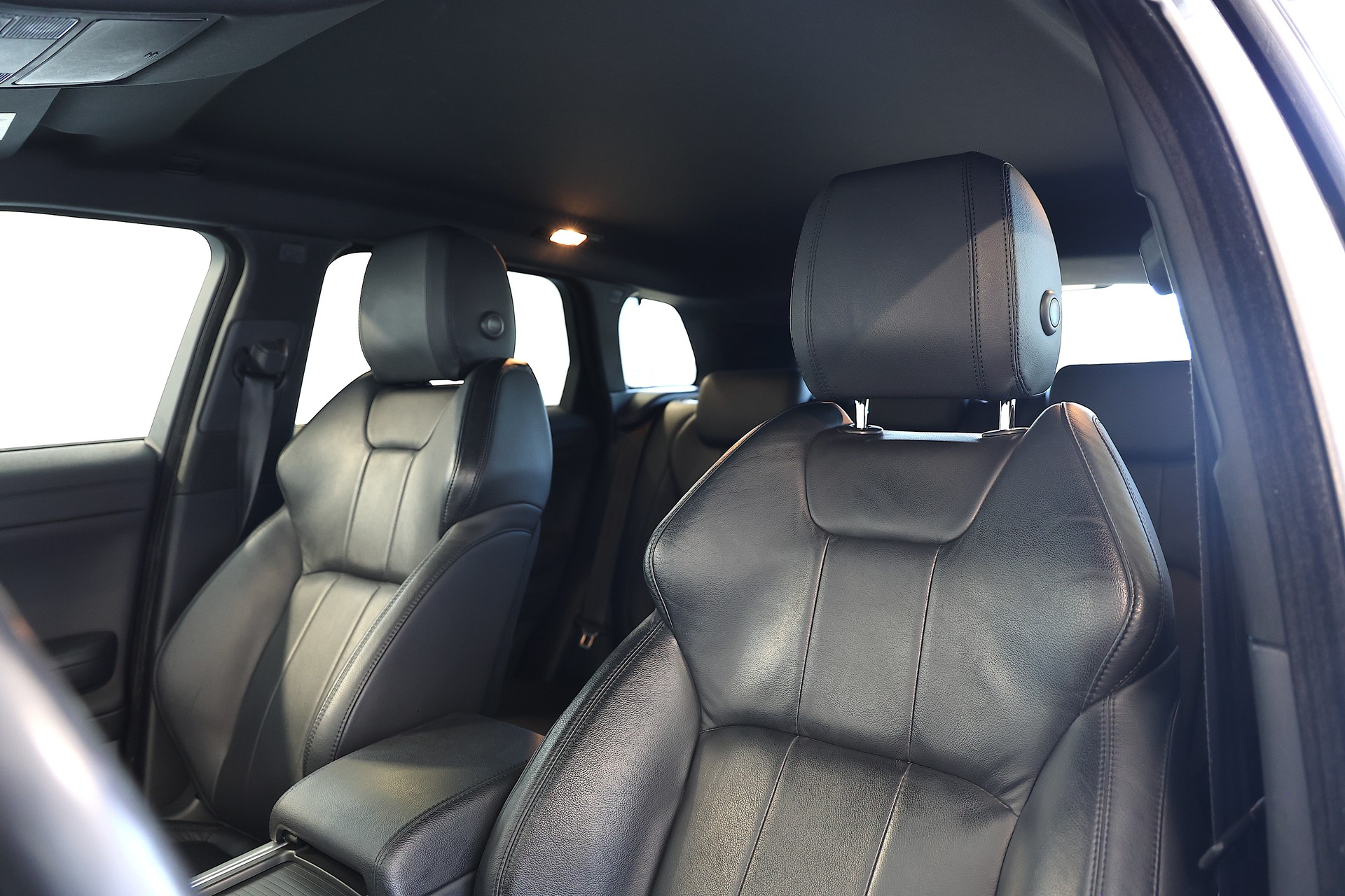 LAND ROVER Range Rover Evoque 2.0 Si4 SE AT9-image-6