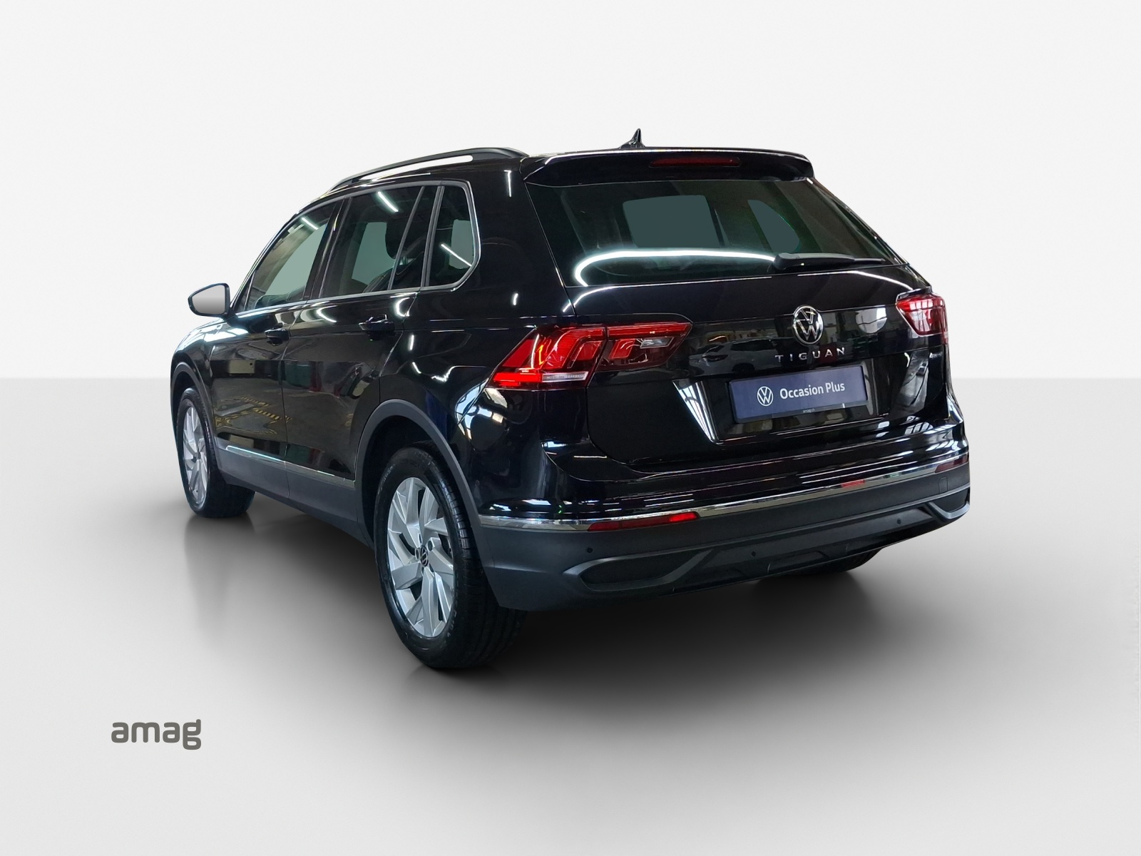 VW Tiguan 2.0 TDI SCR Life 4Motion DSG-image-2