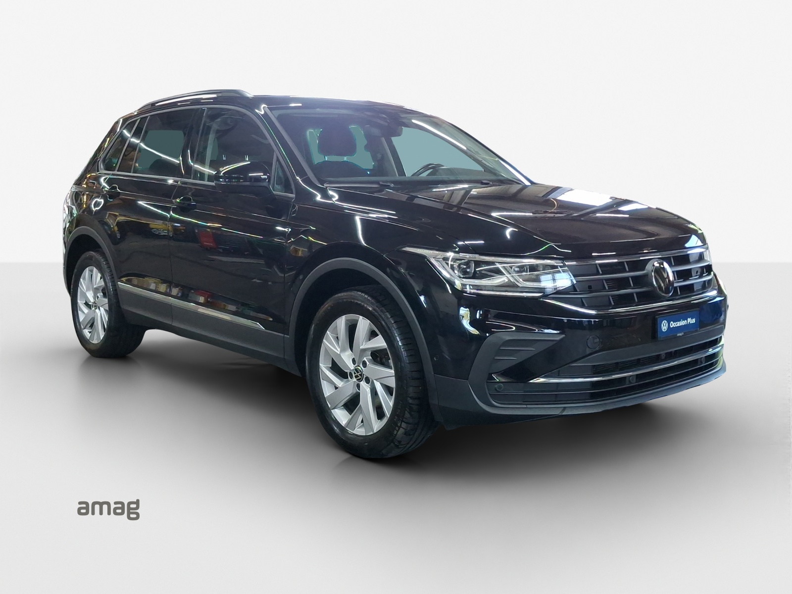 VW Tiguan 2.0 TDI SCR Life 4Motion DSG-image-5