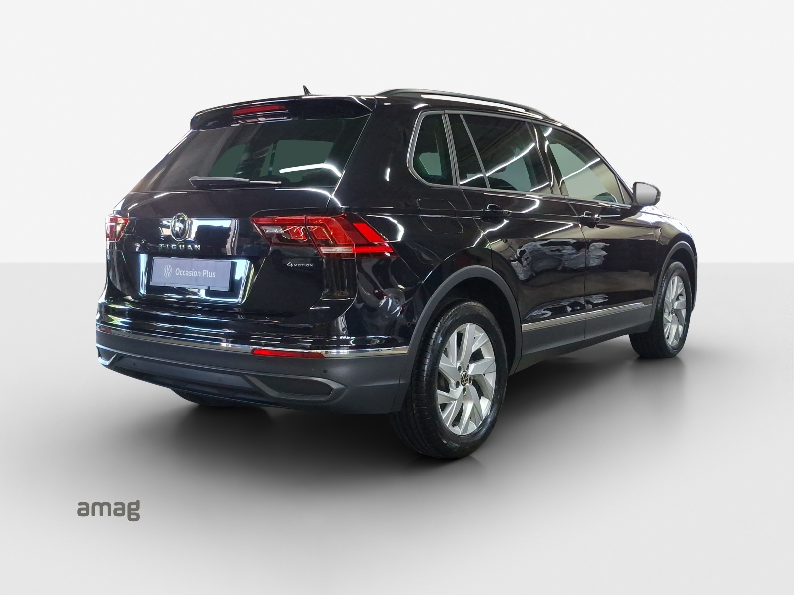 VW Tiguan 2.0 TDI SCR Life 4Motion DSG-image-4