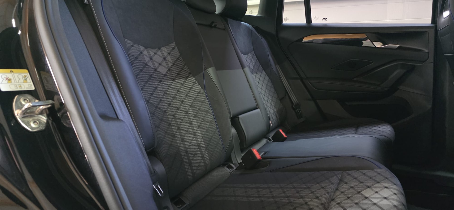 VW Tiguan 2.0 TSI DSG R-Line 4Motion-image-29