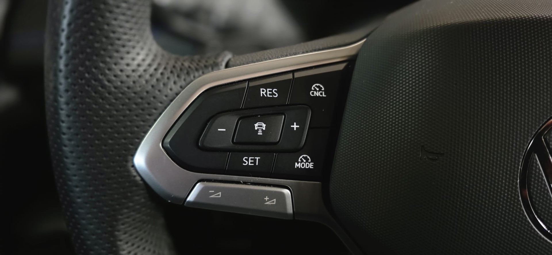VW Tiguan 2.0 TSI DSG R-Line 4Motion-image-14