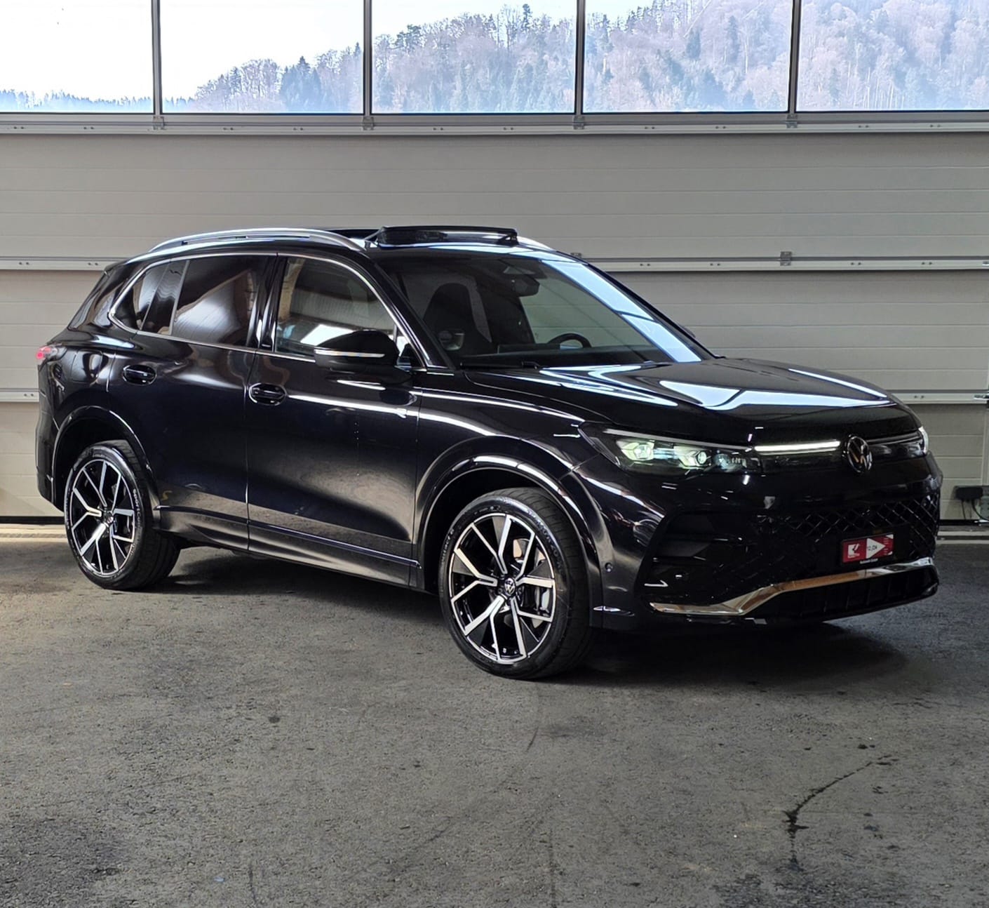 VW Tiguan 2.0 TSI DSG R-Line 4Motion-image-6