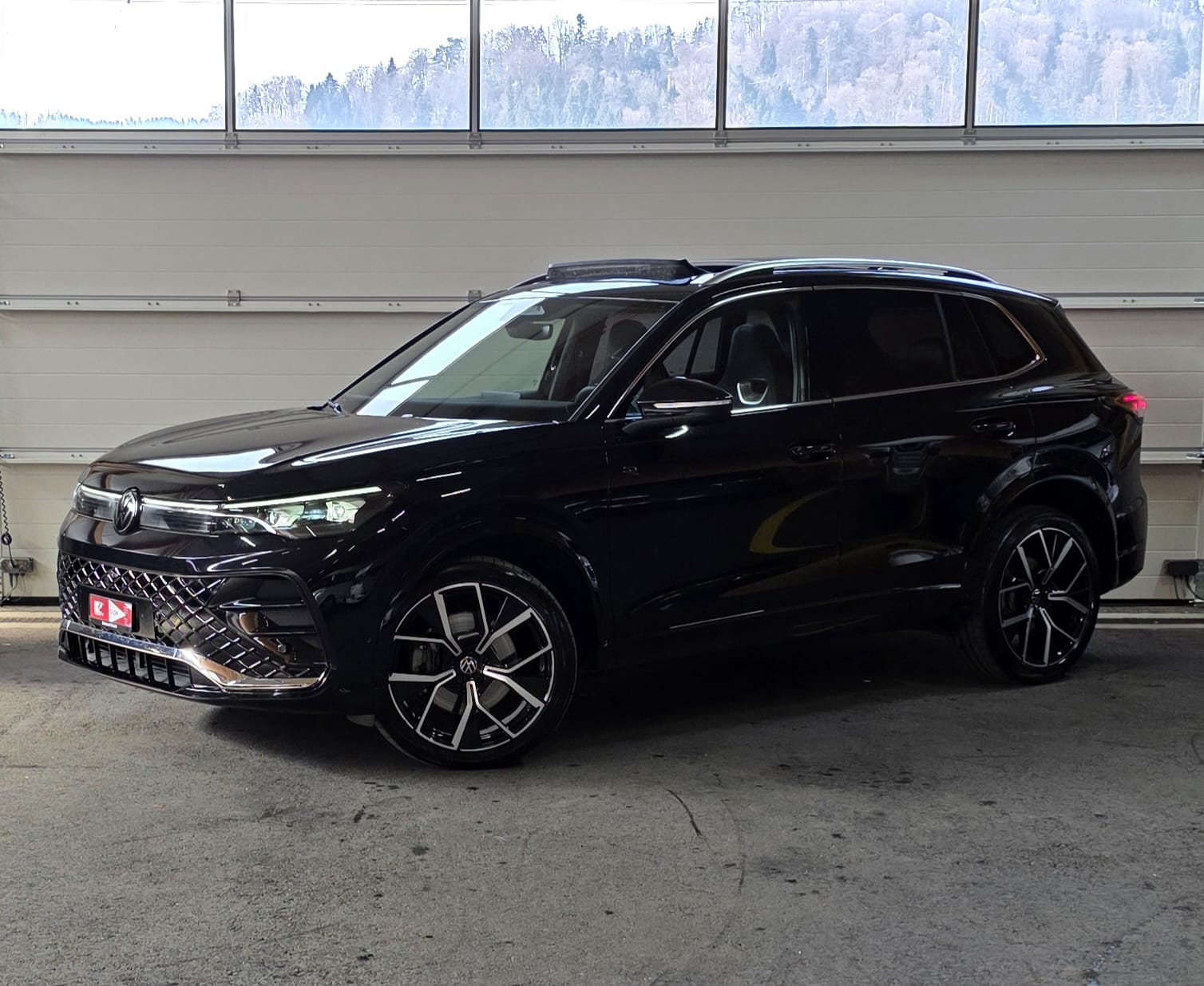 VW Tiguan 2.0 TSI DSG R-Line 4Motion-image-0