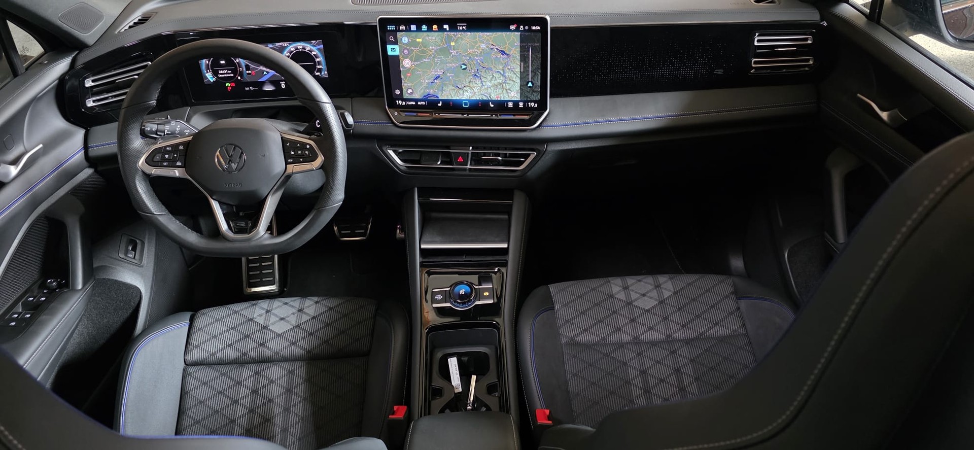 VW Tiguan 2.0 TSI DSG R-Line 4Motion-image-10