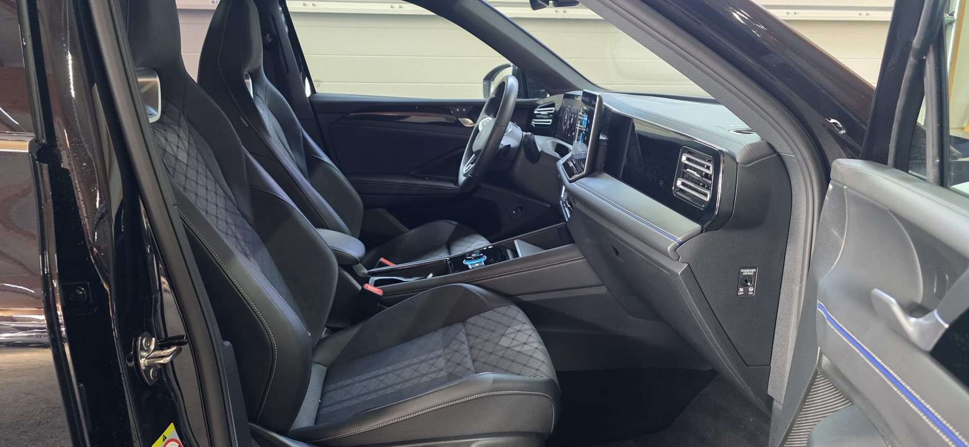 VW Tiguan 2.0 TSI DSG R-Line 4Motion-image-25