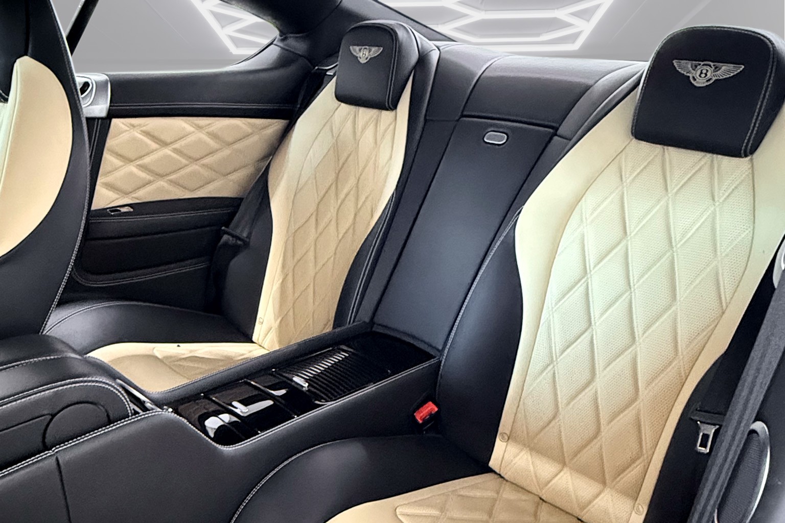 BENTLEY Continental GT 4.0 V8 S inkl. Garantie-image-14