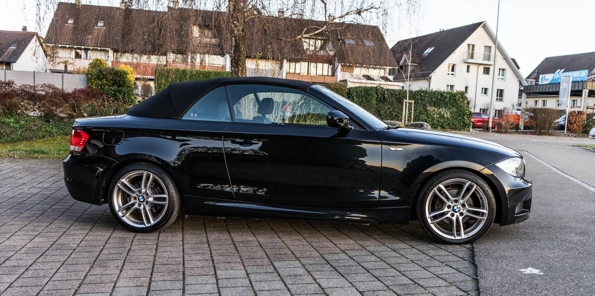 BMW 120d Cabrio M-PACK 6 Gang-image-5