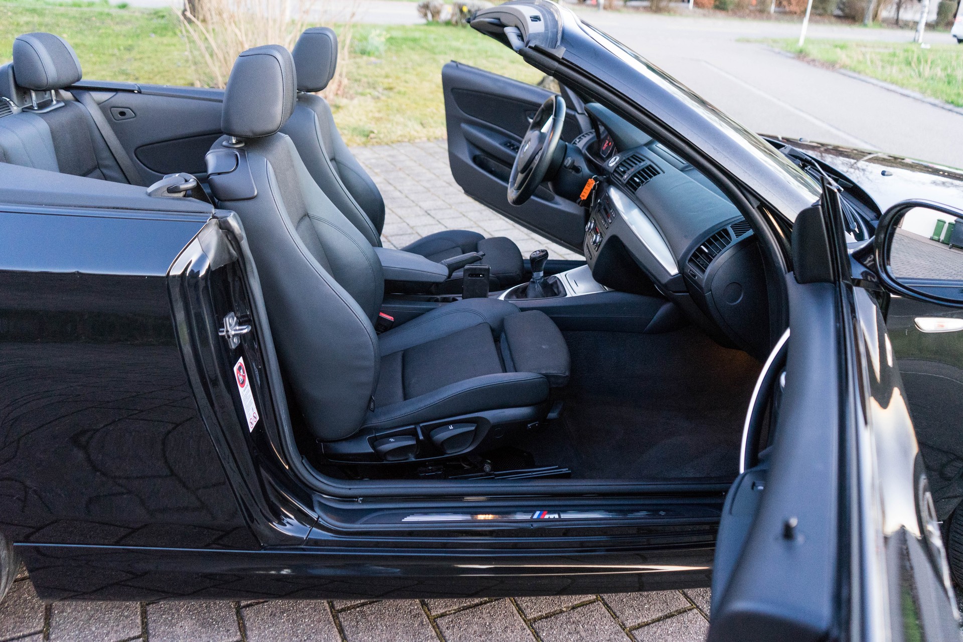 BMW 120d Cabrio M-PACK 6 Gang-image-18