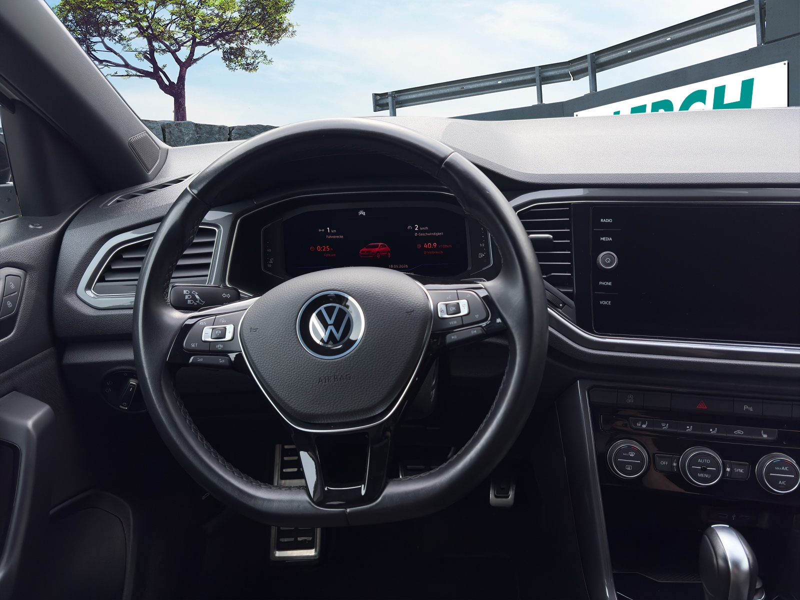 VW T-Roc 2.0 TSI Sport DSG 4Motion-image-10