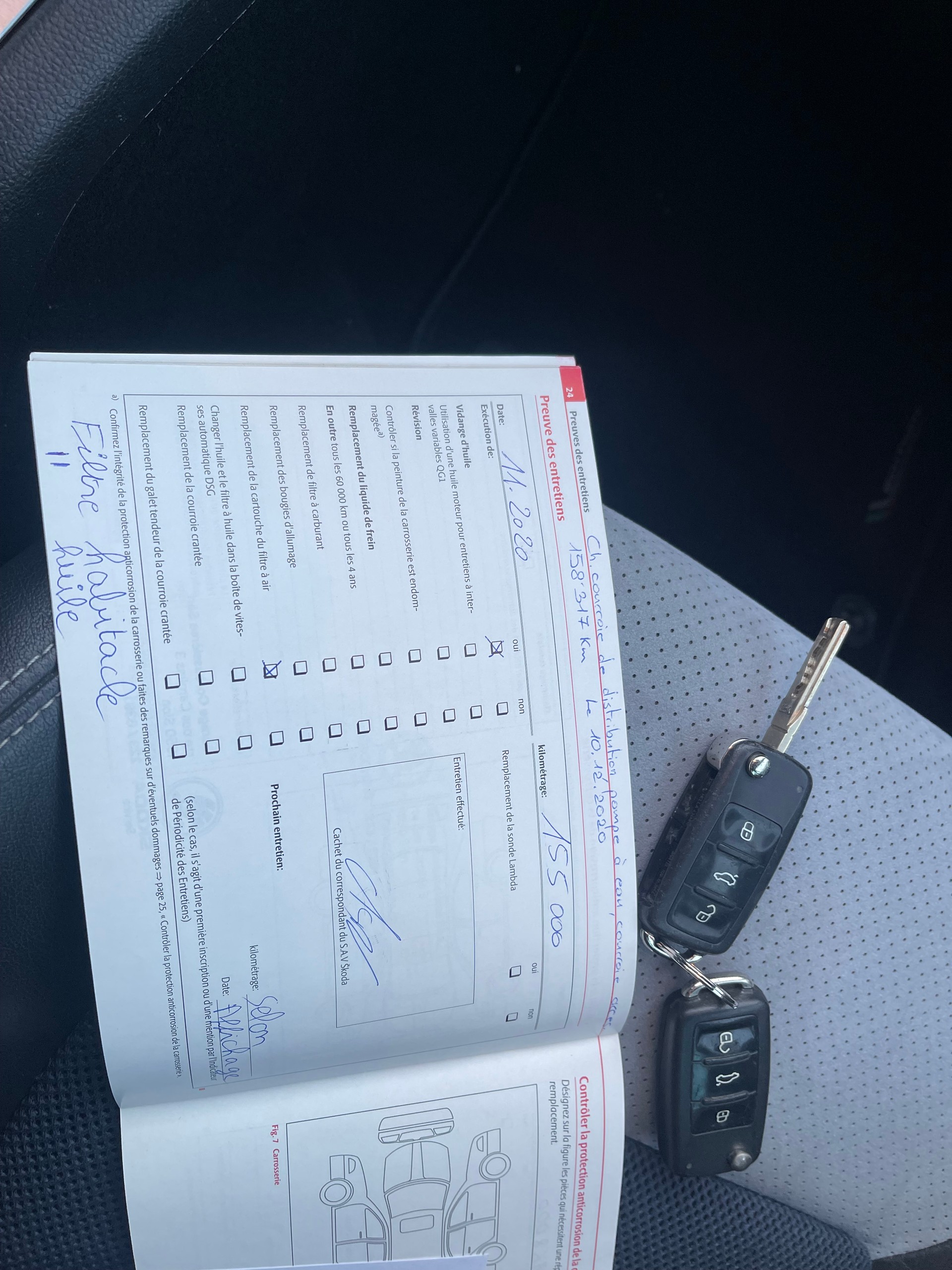 SKODA Octavia Combi 2.0 TDI RS DSG-image-12