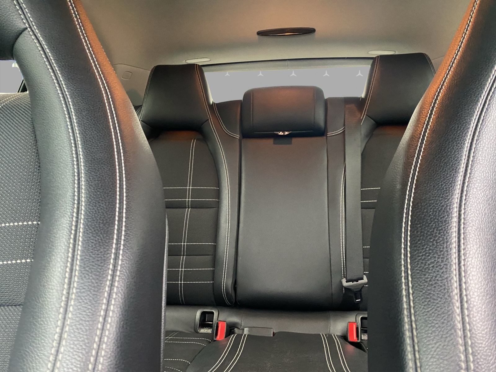 MERCEDES-BENZ GLA 250 Urban 4Matic 7G-DCT-image-12