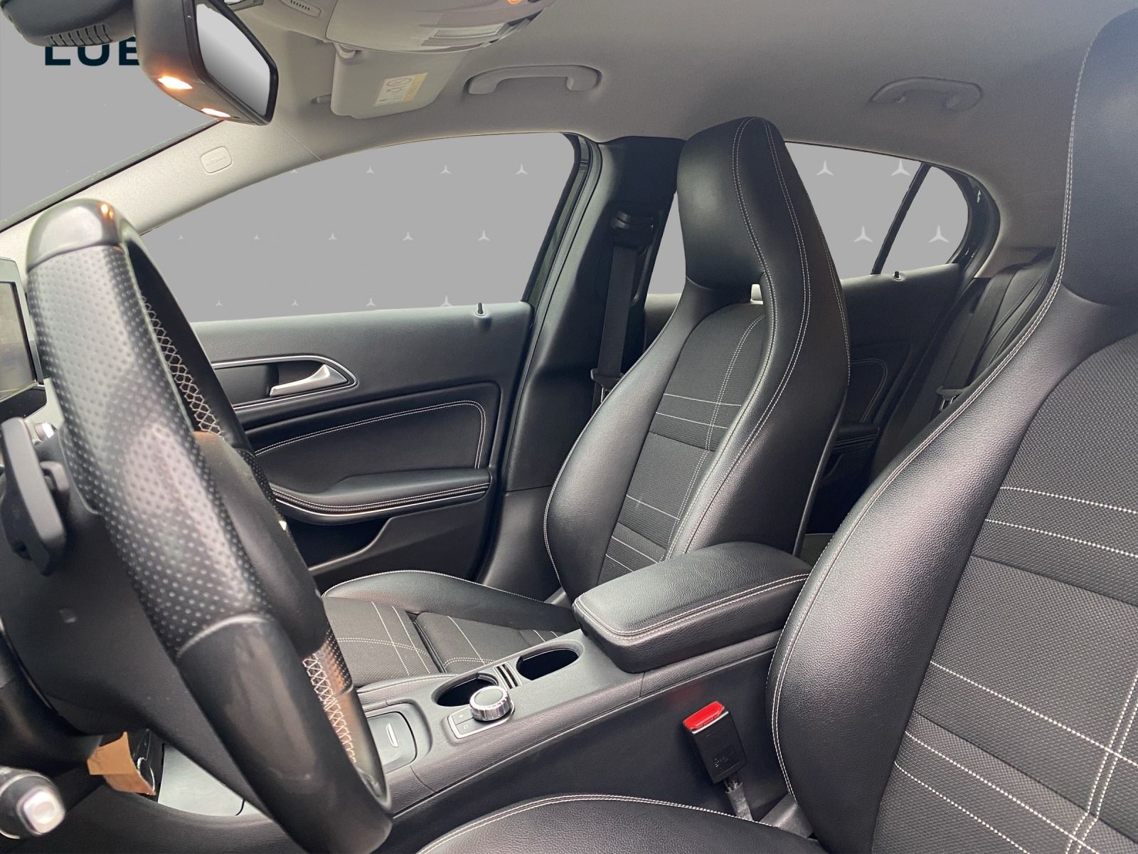 MERCEDES-BENZ GLA 250 Urban 4Matic 7G-DCT-image-7
