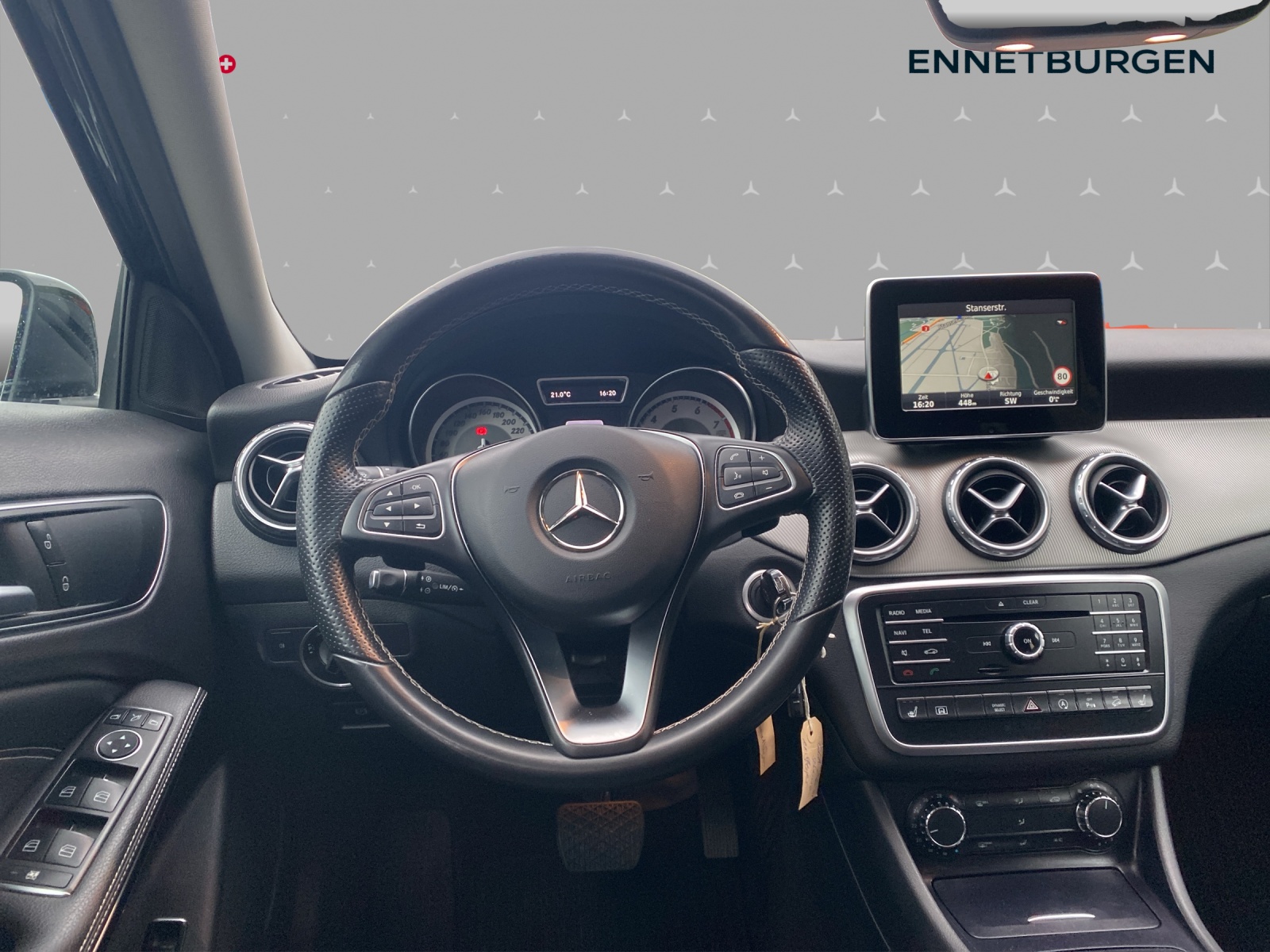 MERCEDES-BENZ GLA 250 Urban 4Matic 7G-DCT-image-9