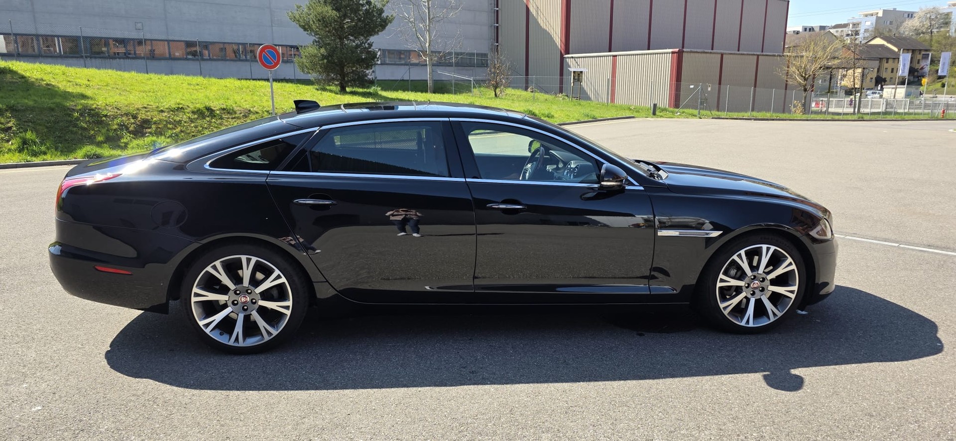 JAGUAR XJL 3.0 AWD Portfolio-image-4