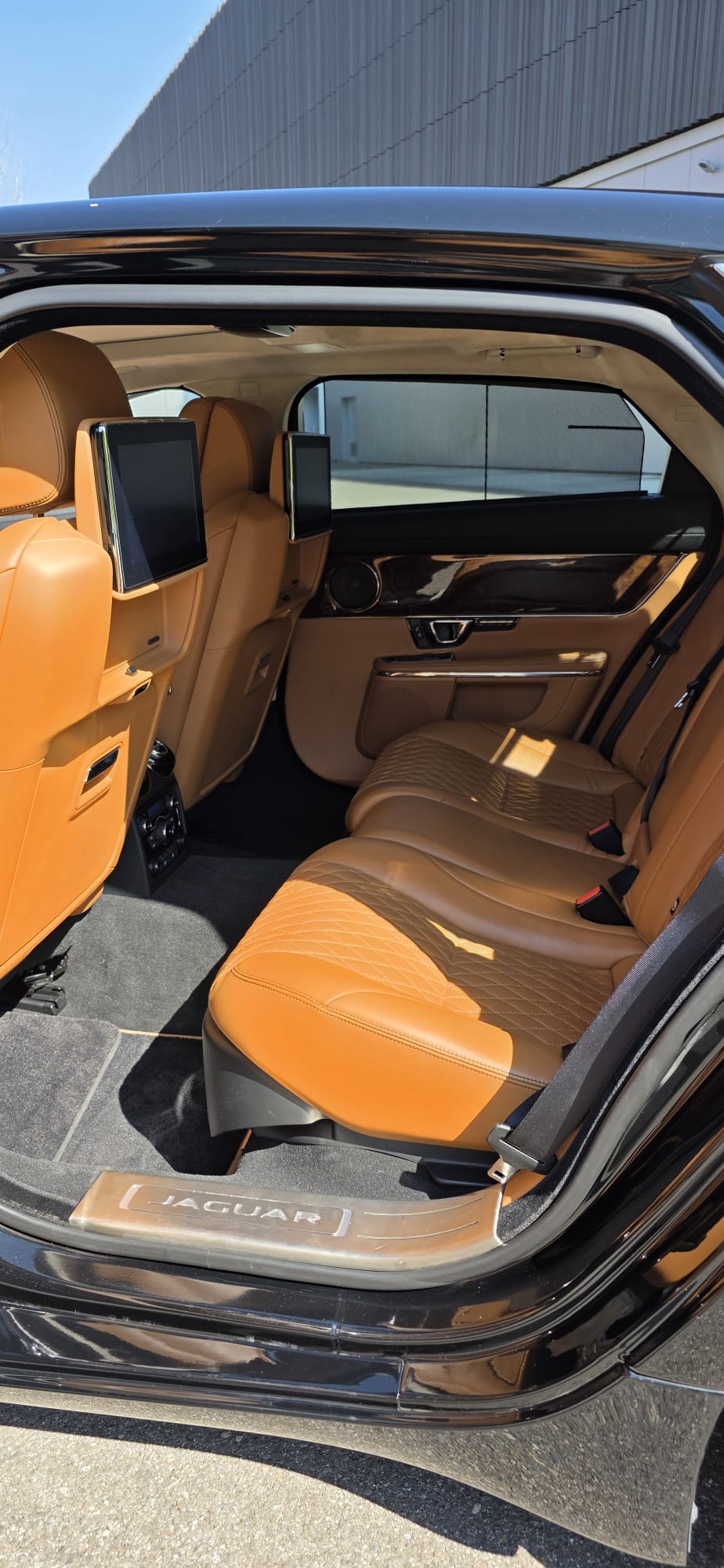 JAGUAR XJL 3.0 AWD Portfolio-image-9