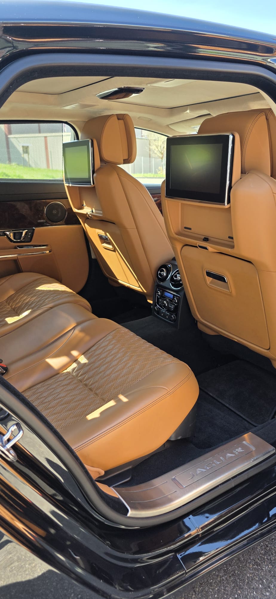 JAGUAR XJL 3.0 AWD Portfolio-image-8