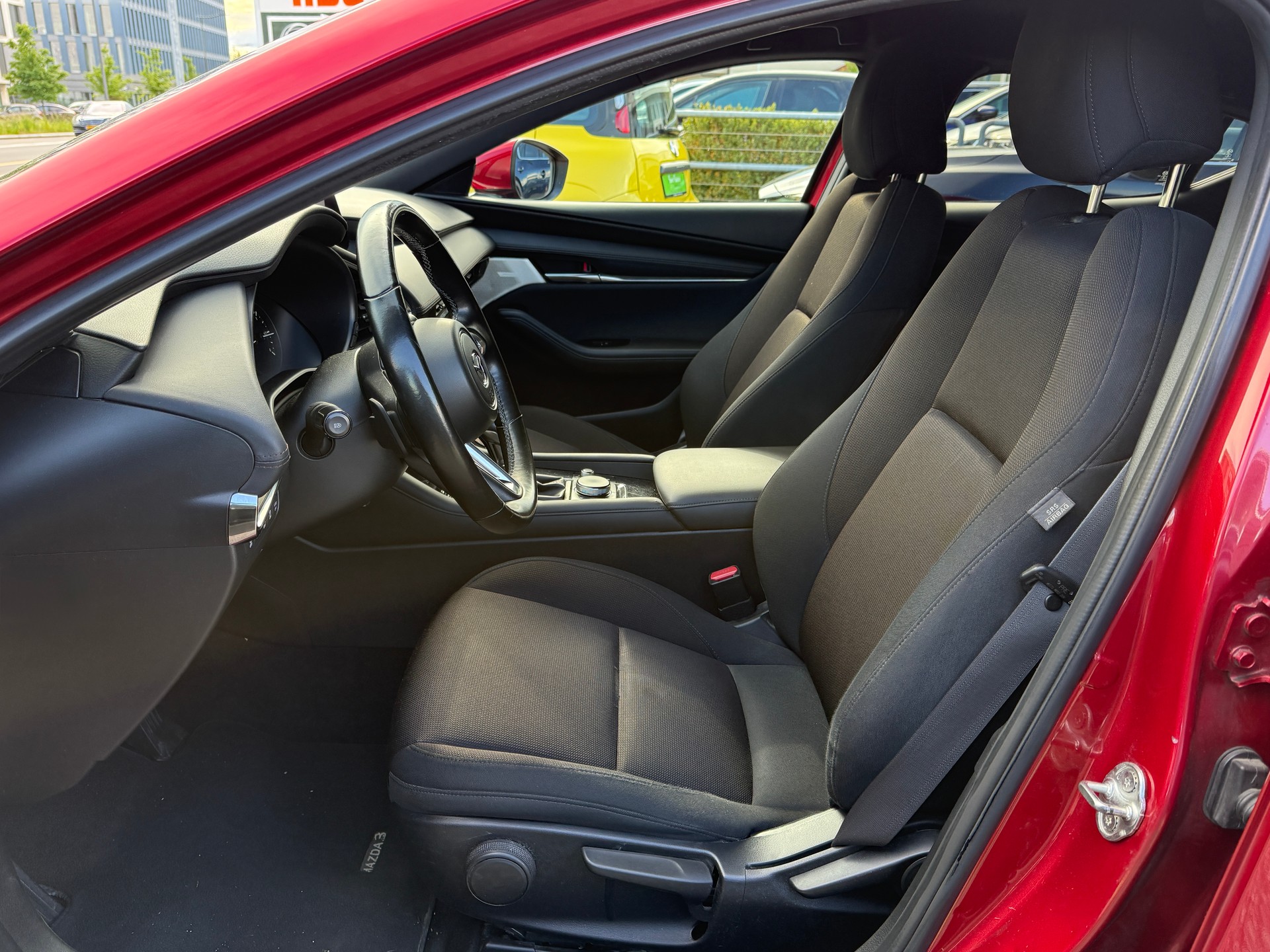 MAZDA 3 Hatchback SKYACTIV-X M Hybrid 186 CV Revolution Automatic - Véhicule CH 1ère main - NOUVELLE EXPERTISE - NEU MFK : 02.06.2026-image-19